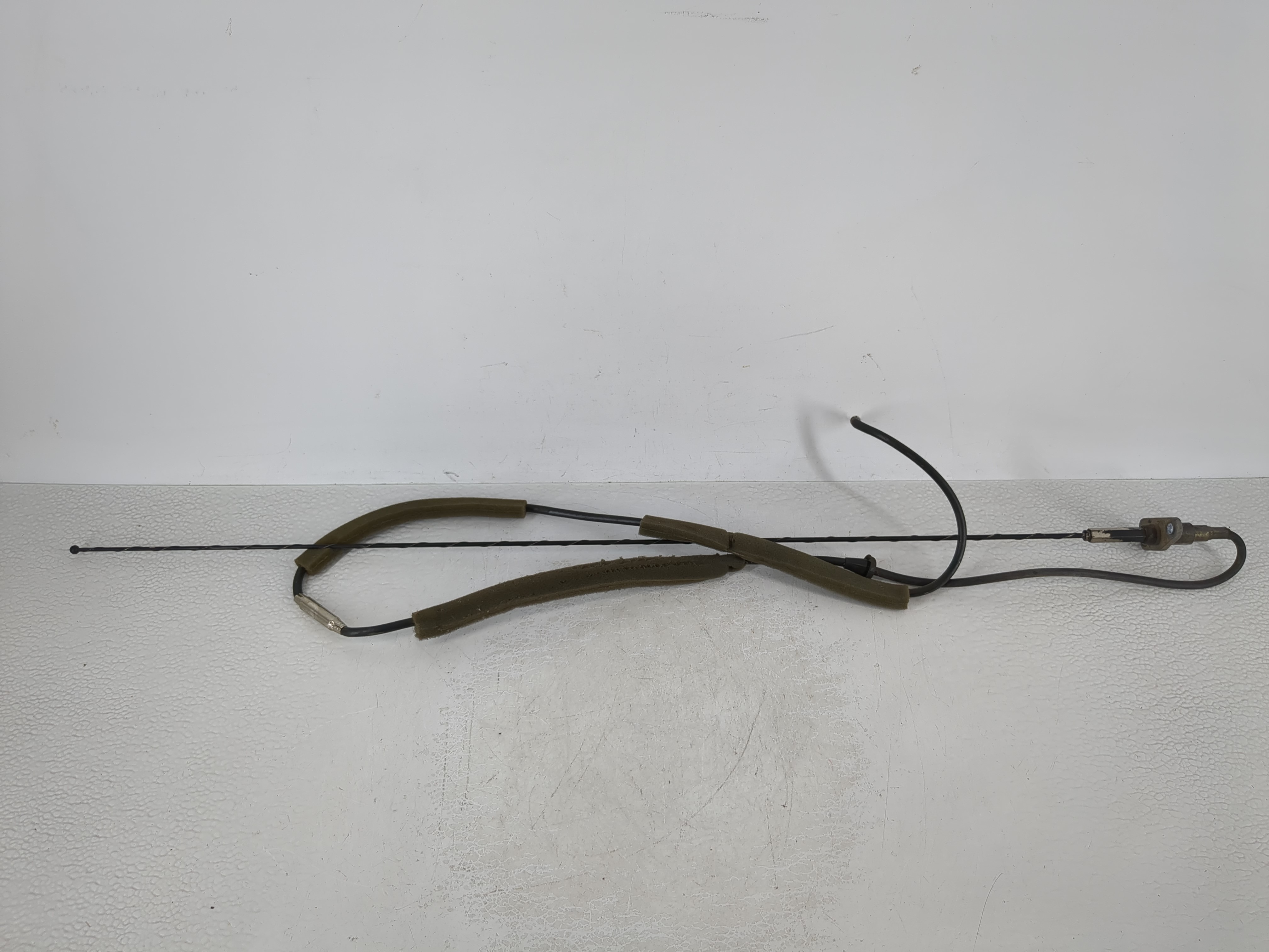 Picture of 2005 Chevrolet Colorado Antenna - Oem 1088383
