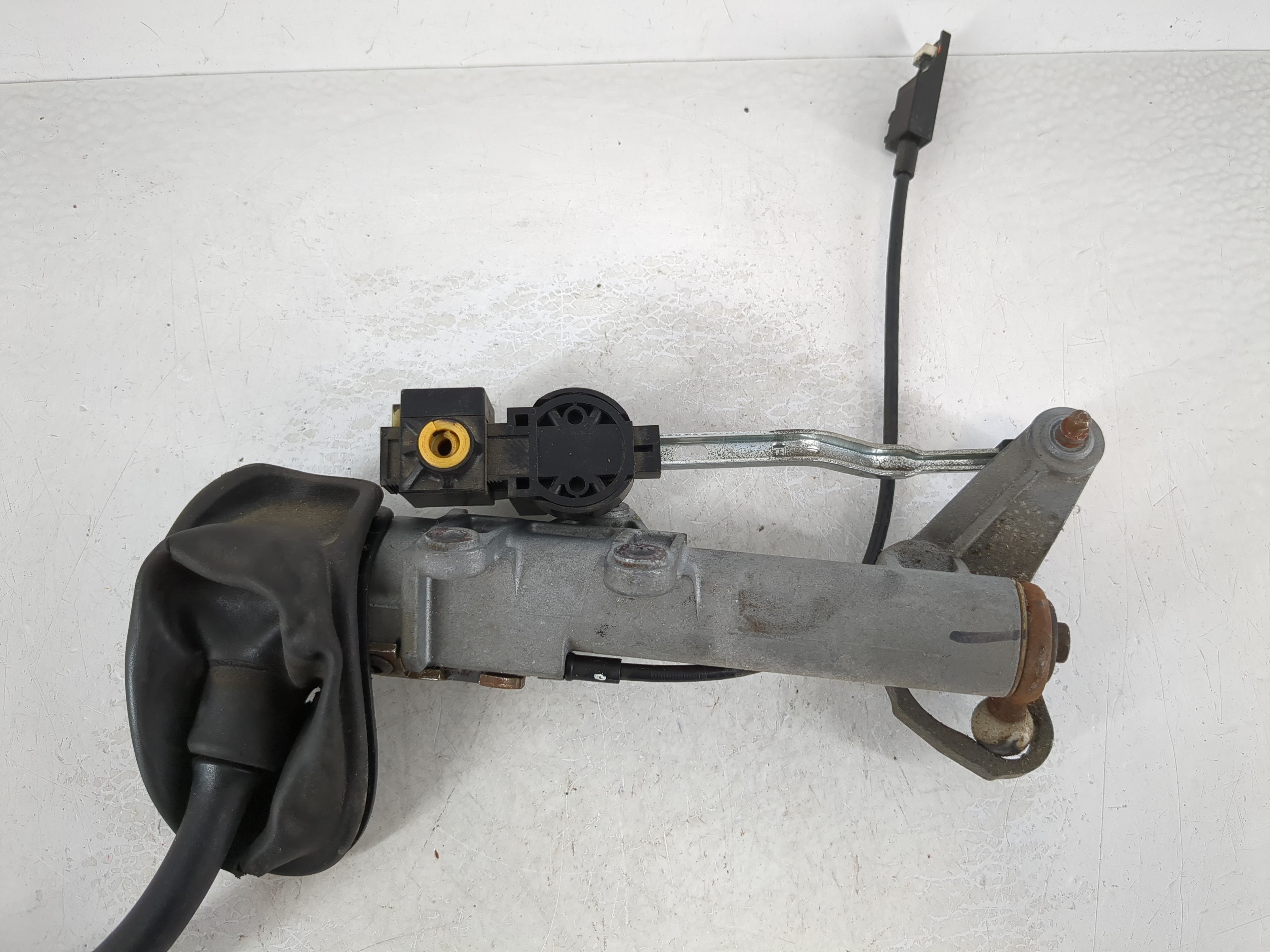 2005 Chevrolet Colorado Floor Console Assembly Shifter 1088415 - Oemusedautoparts1.com