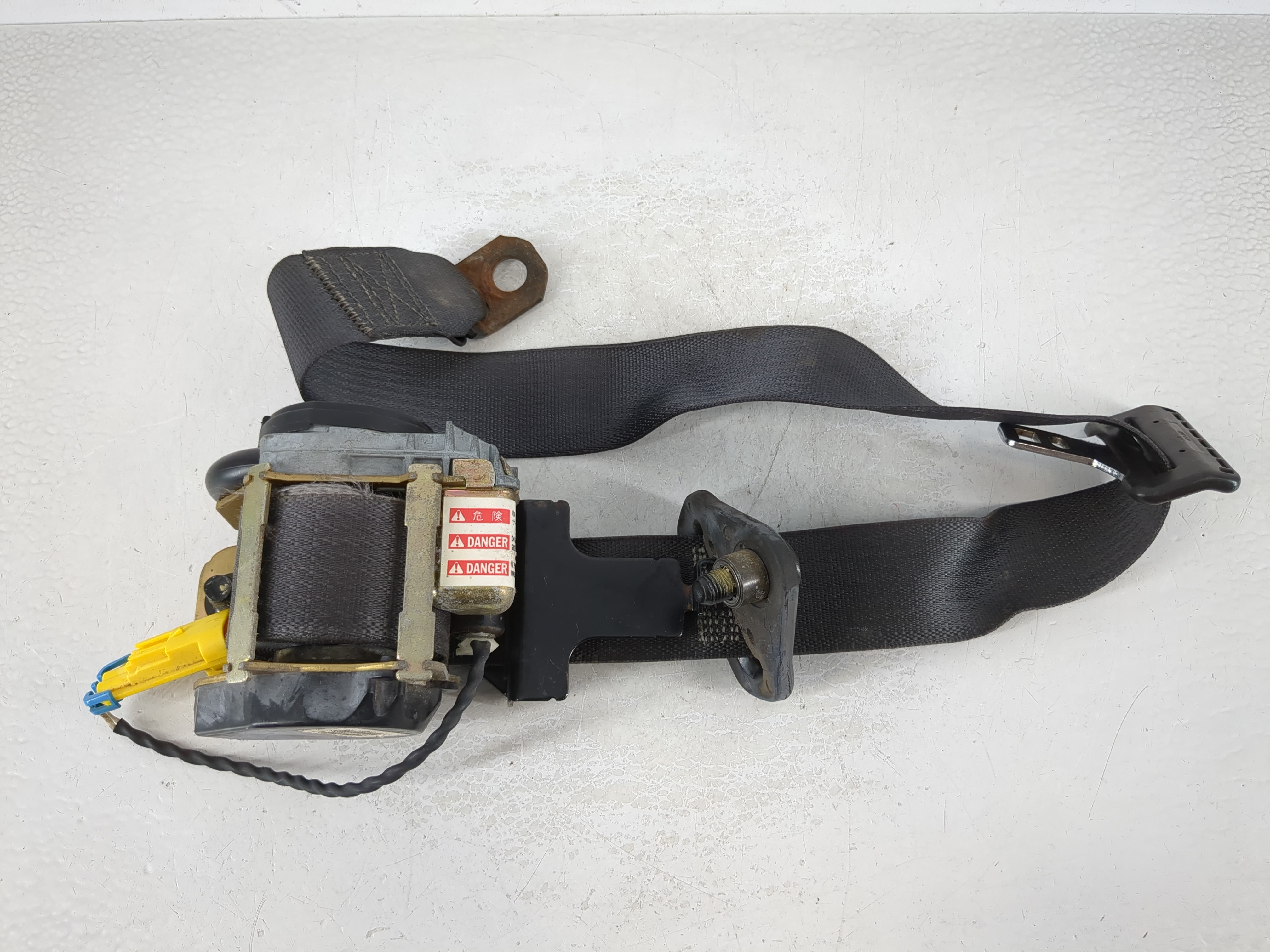 2004-2008 Chevrolet Colorado Drvier Front Seatbelt Retractor 1088418 - Oemusedautoparts1.com