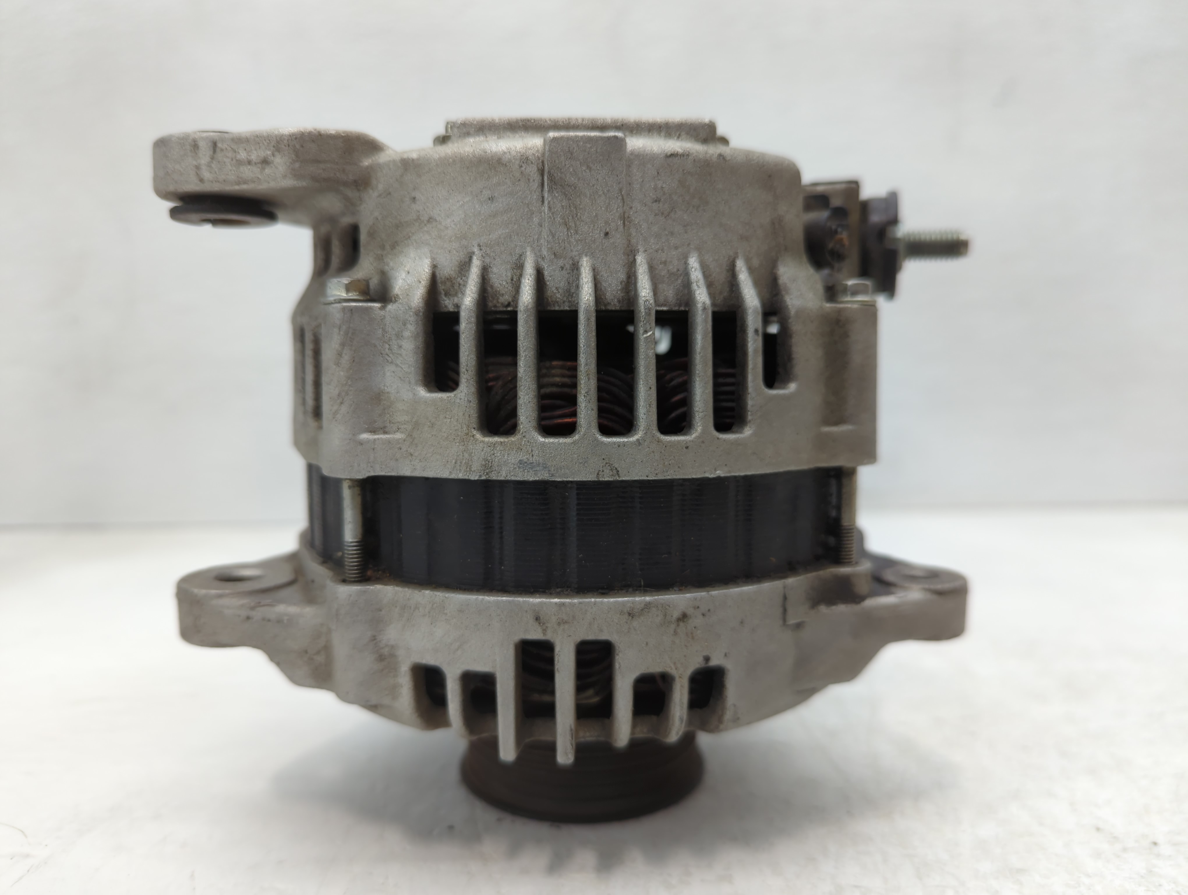 2000-2001 Infiniti I30 Alternator Generator Charging Assembly Engine Oem 1088446 - Oemusedautoparts1.com