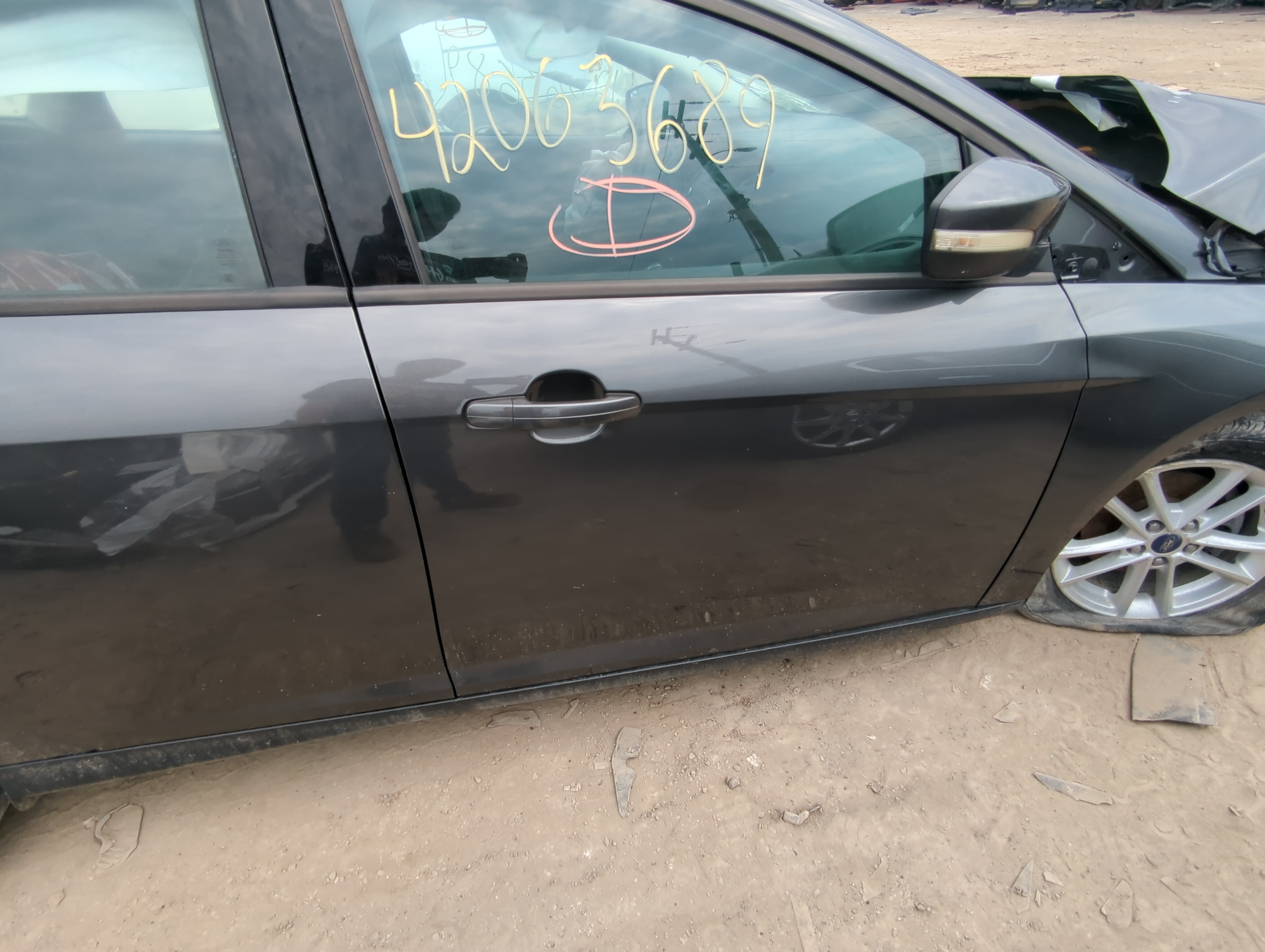 2015-2018 Ford Focus Passenger Front Door Oem 1088811 - Oemusedautoparts1.com