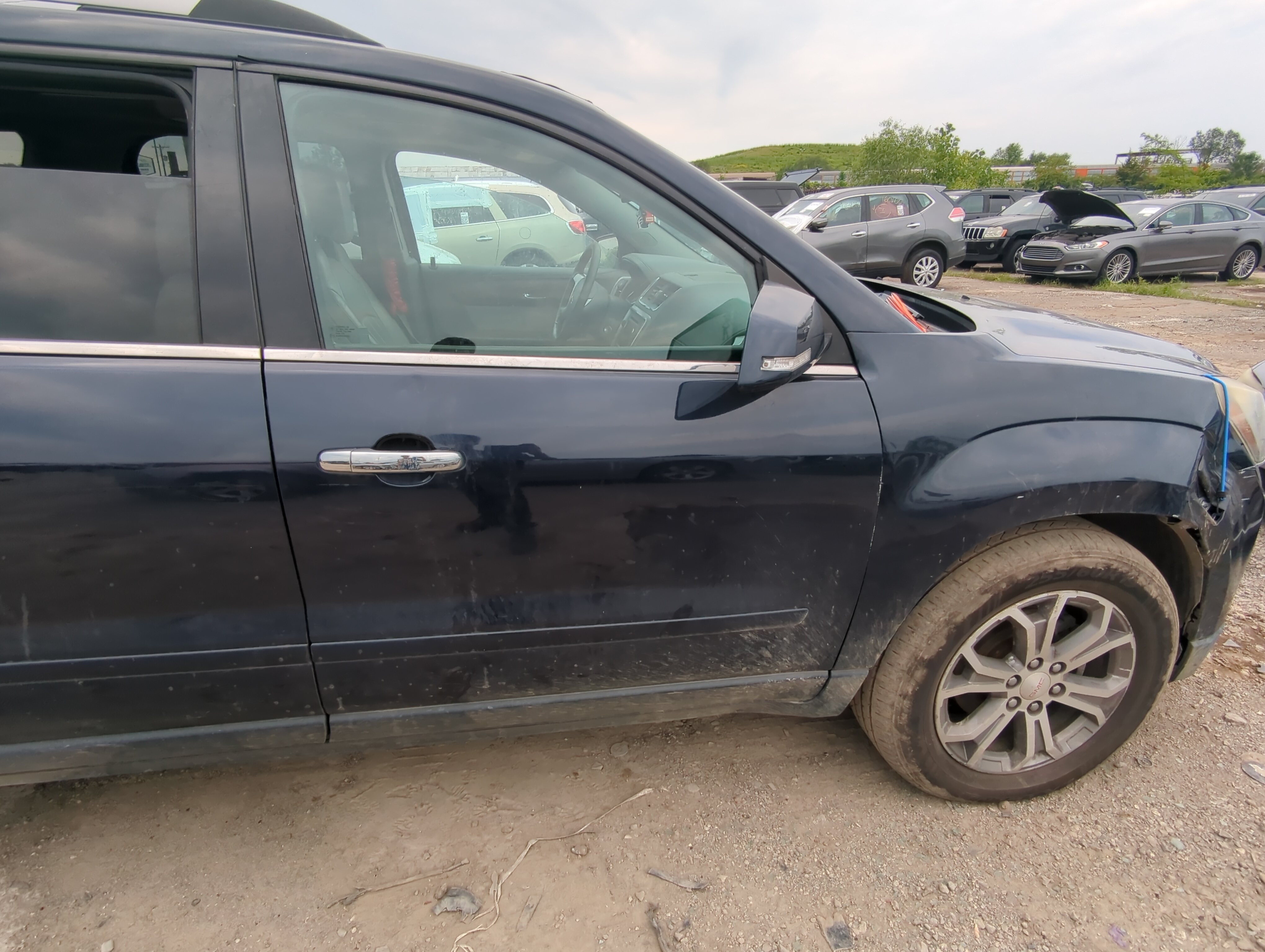 Picture of 2010-2017 Gmc Acadia Passenger Front Door Oem 1088944