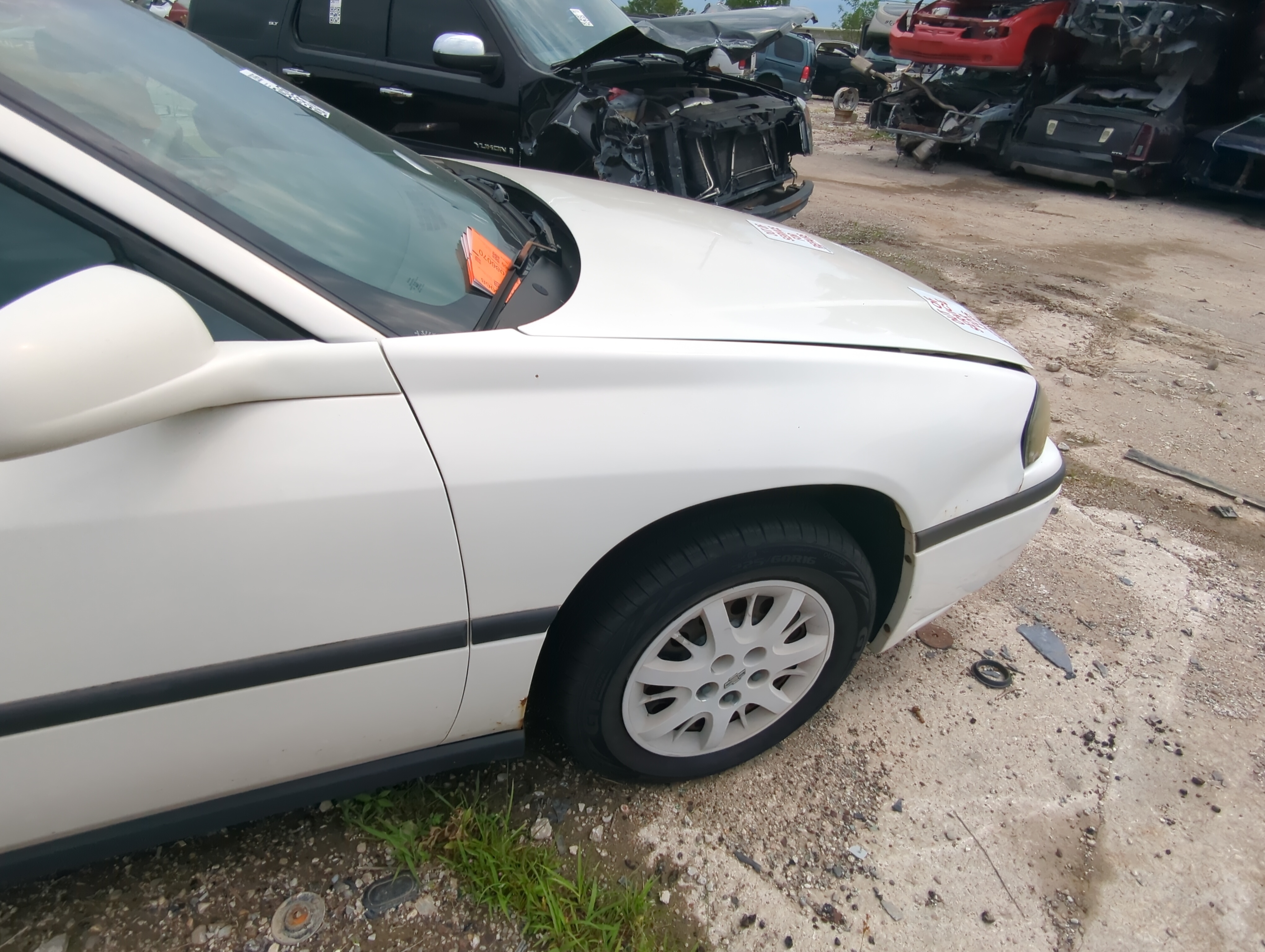 Picture of 2000-2005 Chevrolet Impala Passenger Fender 1089330