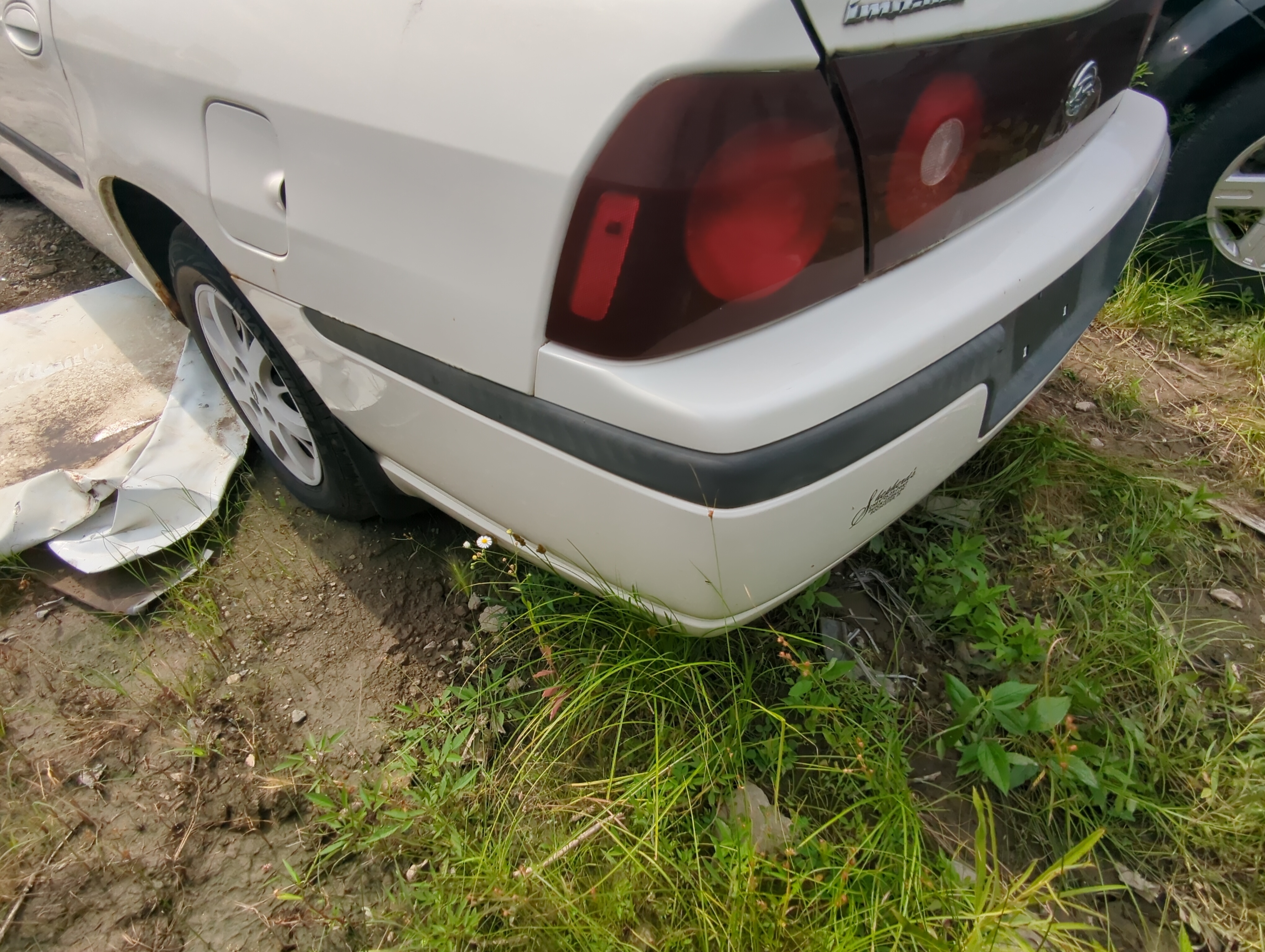 Picture of 2001-2005 Chevrolet Impala Rear Bumper Assembly Oem 1089365
