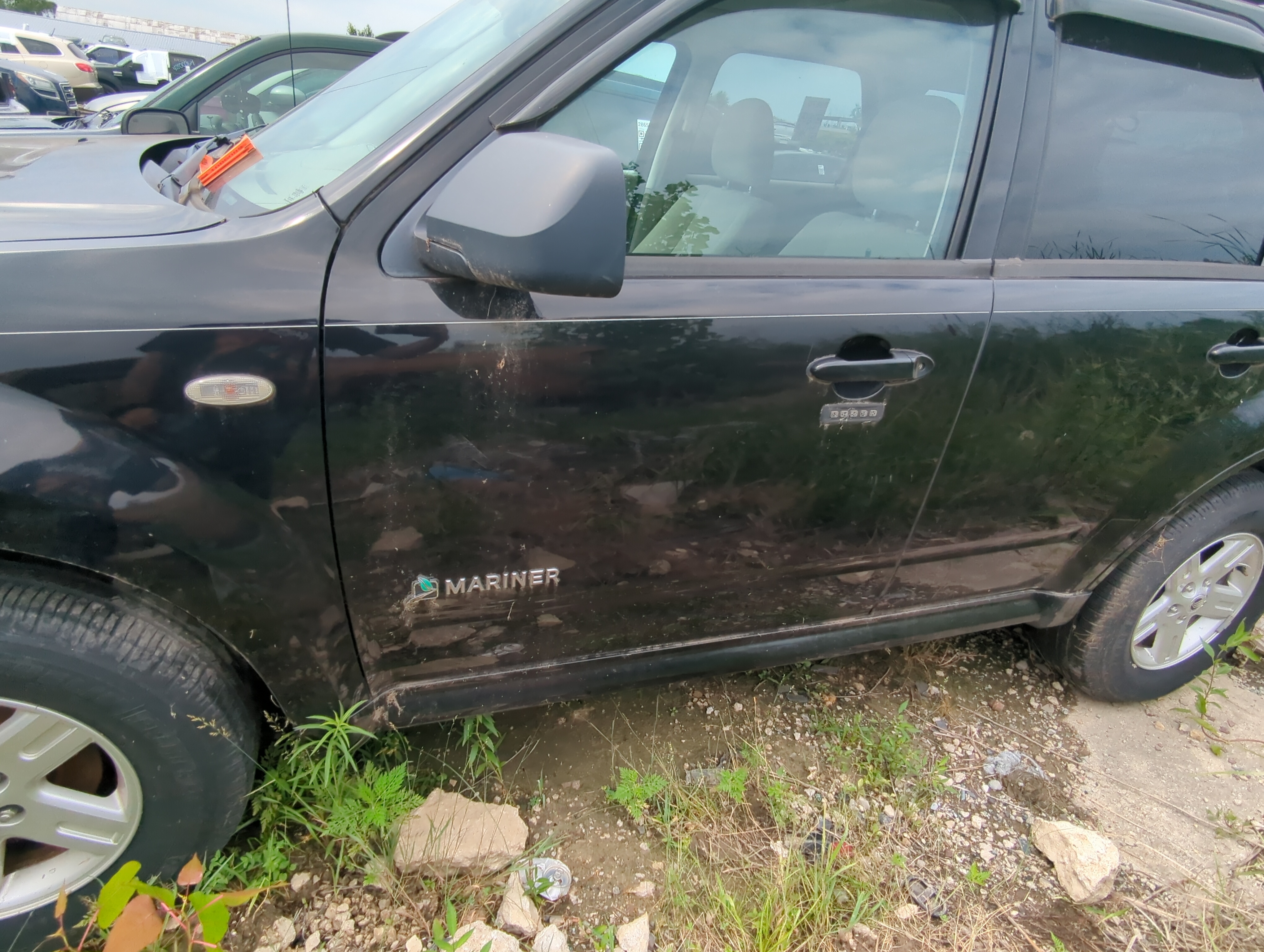 Picture of 2008-2011 Mercury Mariner Driver Front Door Oem 1089515
