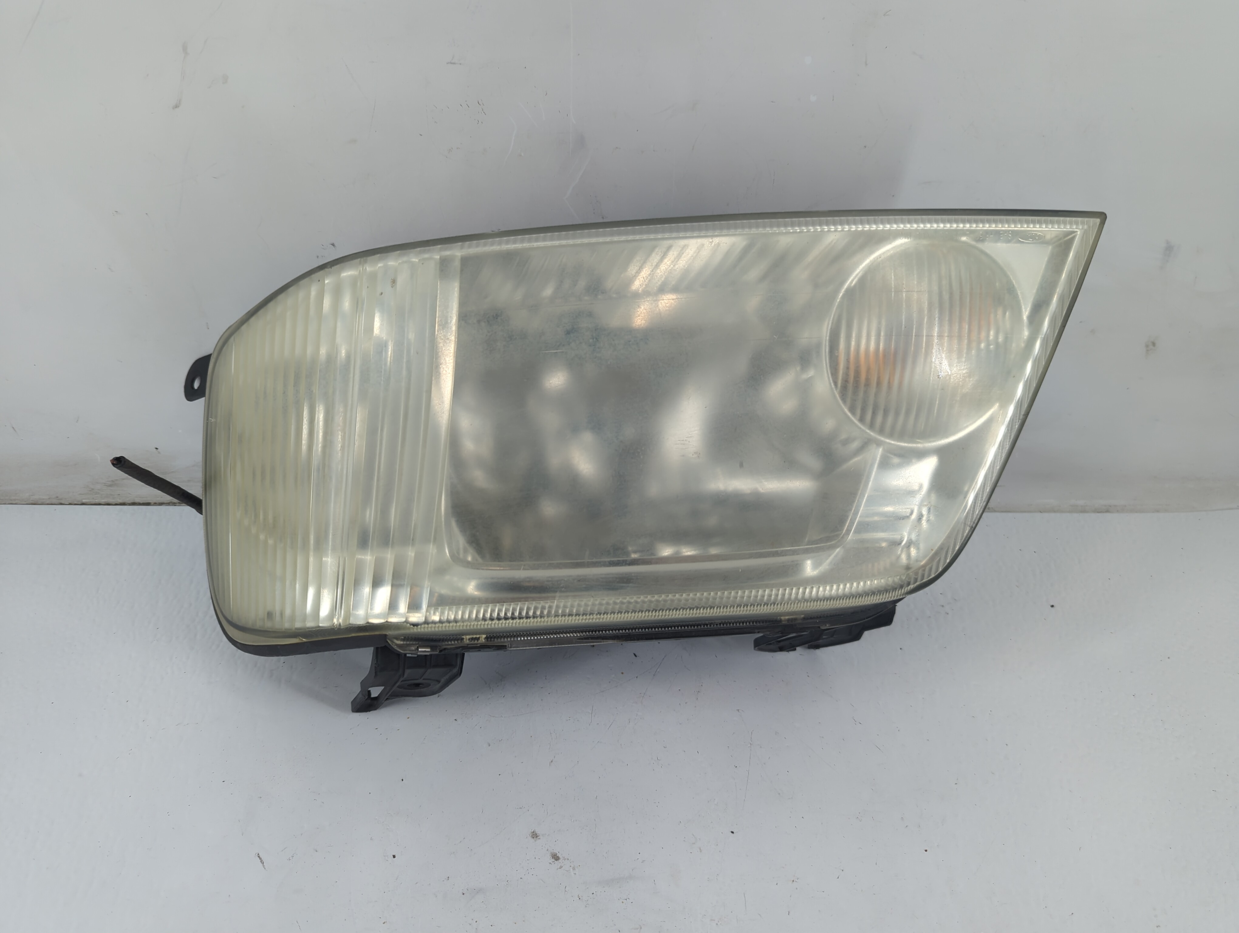 Picture of 2005-2007 Mercury Mariner Driver Left Oem Head Light Headlight Lamp 1089957