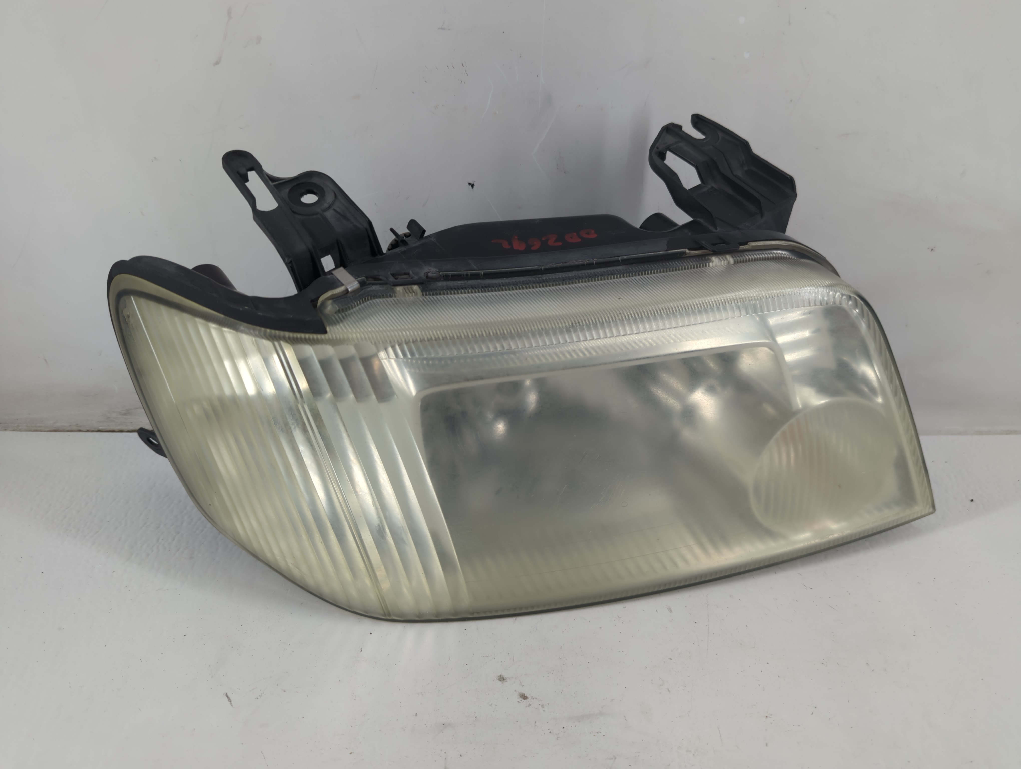 Picture of 2005-2007 Mercury Mariner Passenger Right Oem Head Light Headlight Lamp 1089958