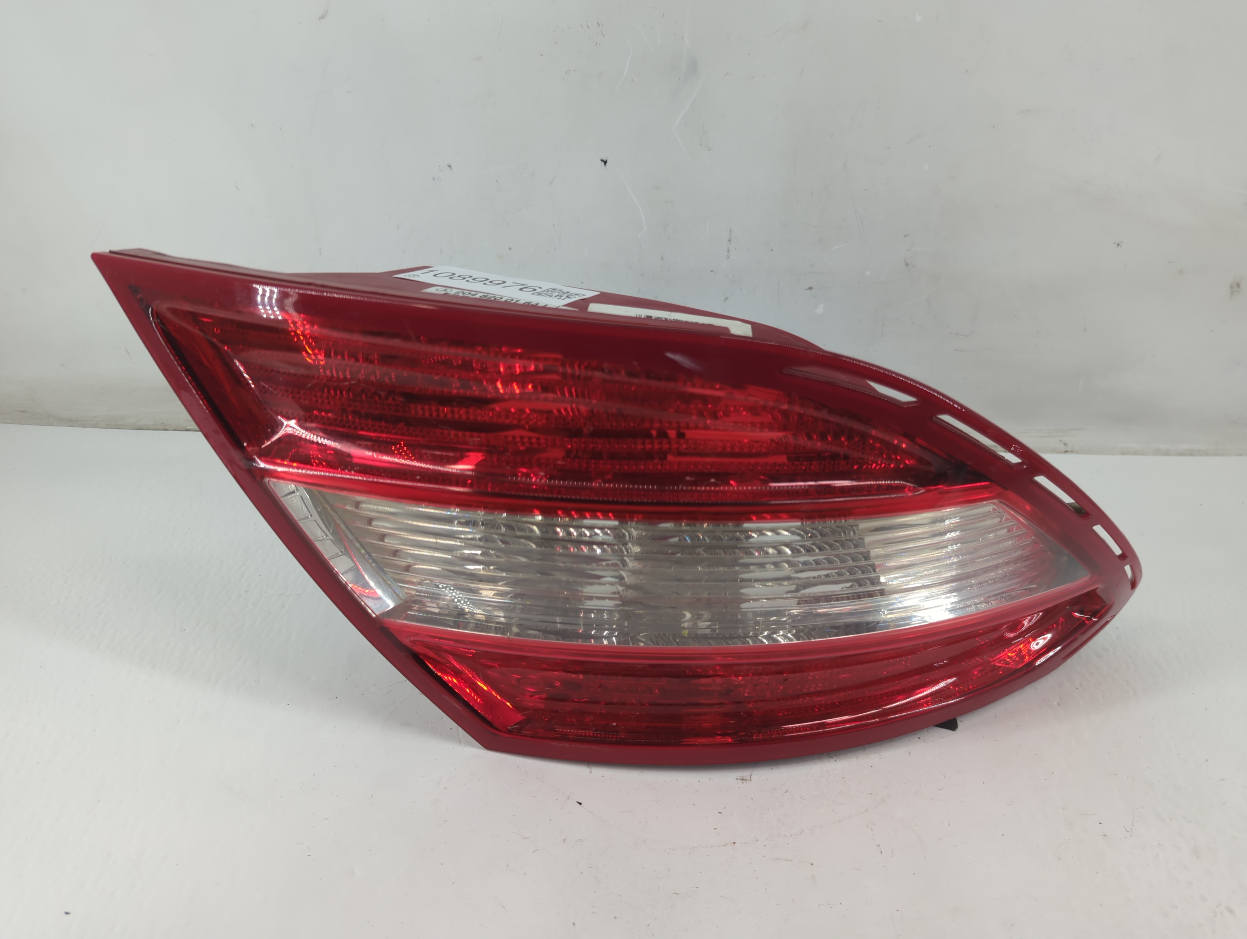 2008-2011 Mercedes-benz C300 Driver Left Side Tail Light Taillight Oem 1089976 - Oemusedautoparts1.com