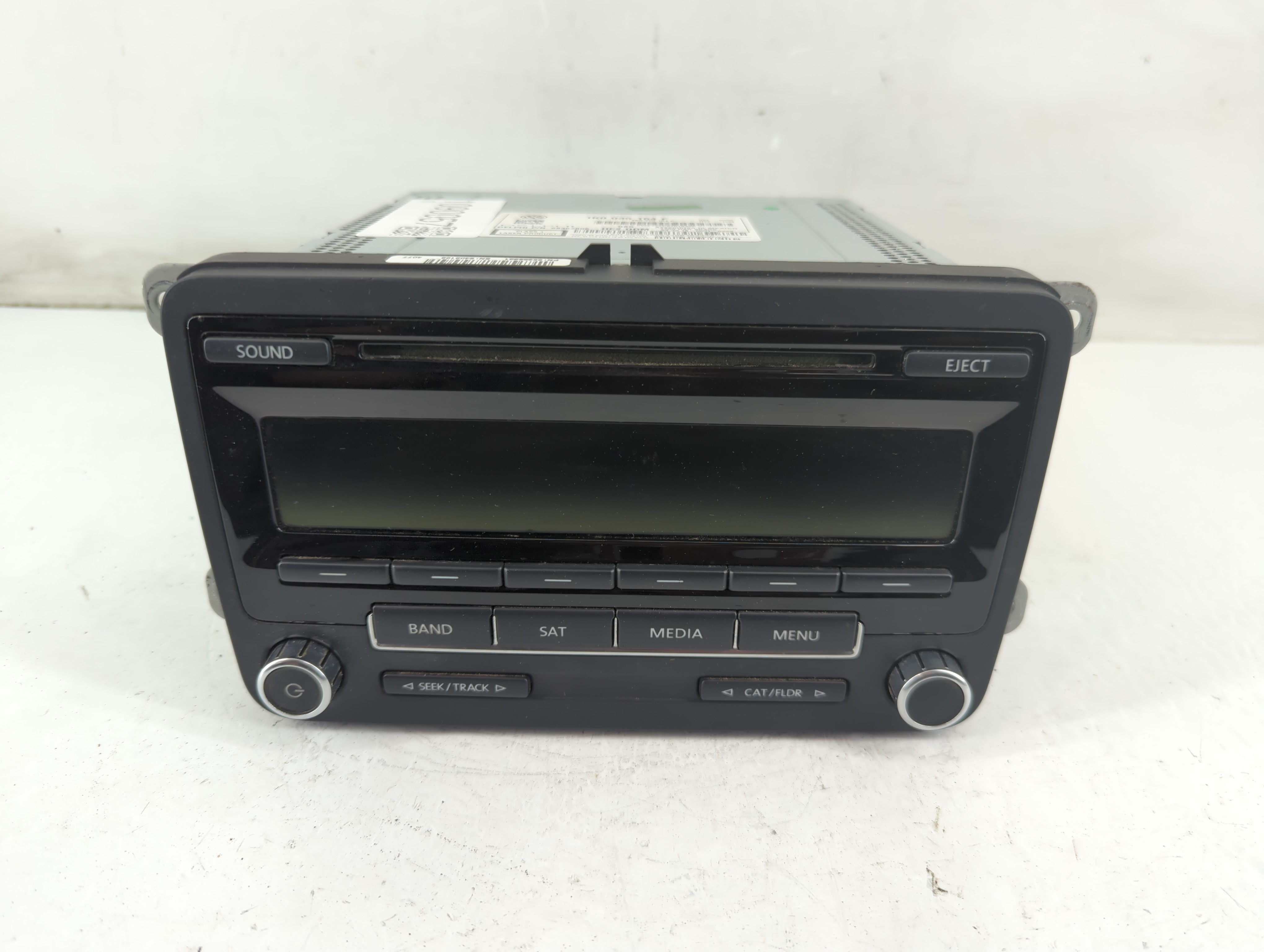 2012-2015 Volkswagen Passat Am Fm Cd Player Radio Receiver 1090057 - Oemusedautoparts1.com