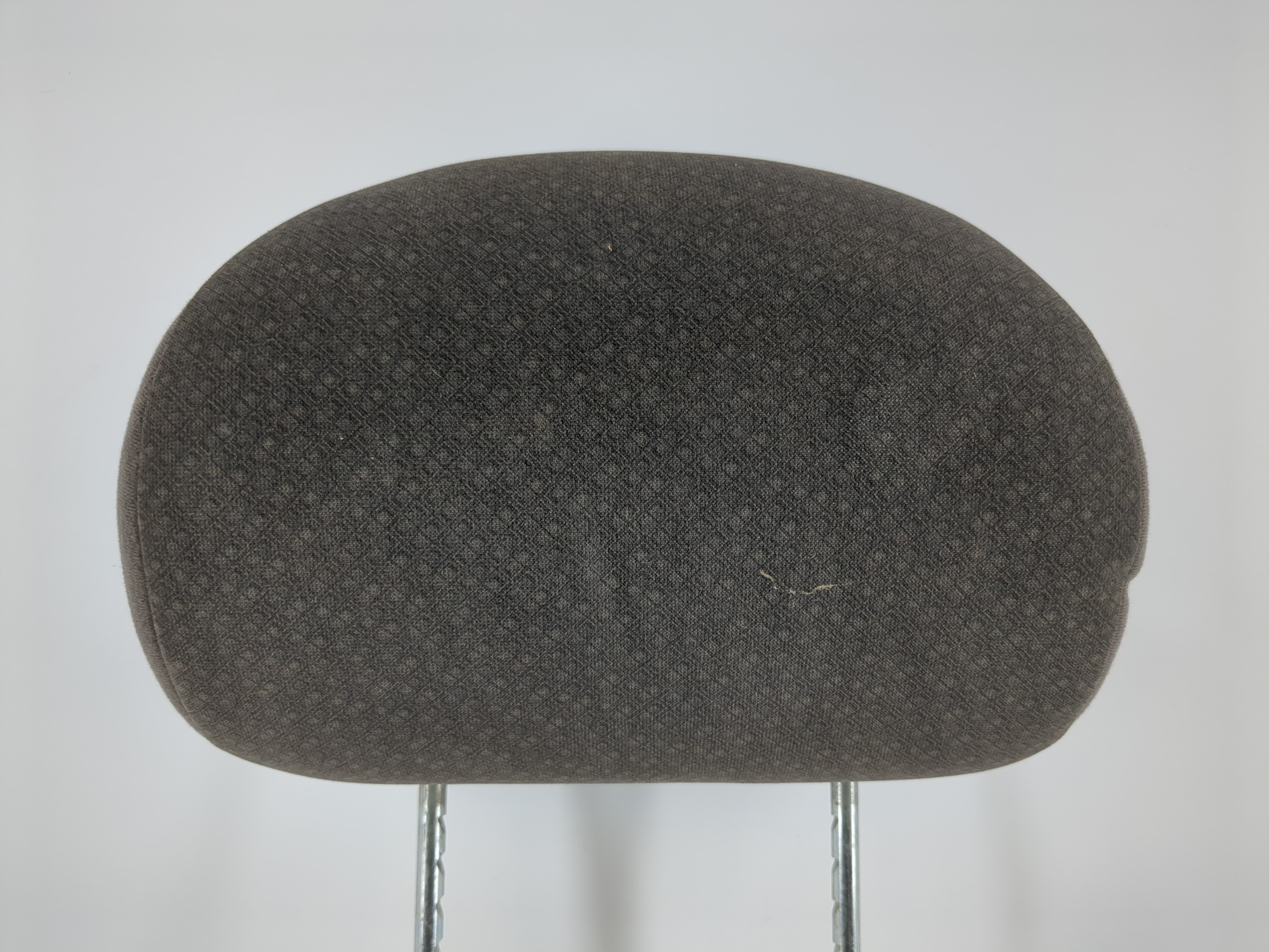 2002-2005 Chrysler Pt Cruiser Headrest Head Rest Rear Seat Dark Beige 1090100 - Oemusedautoparts1.com