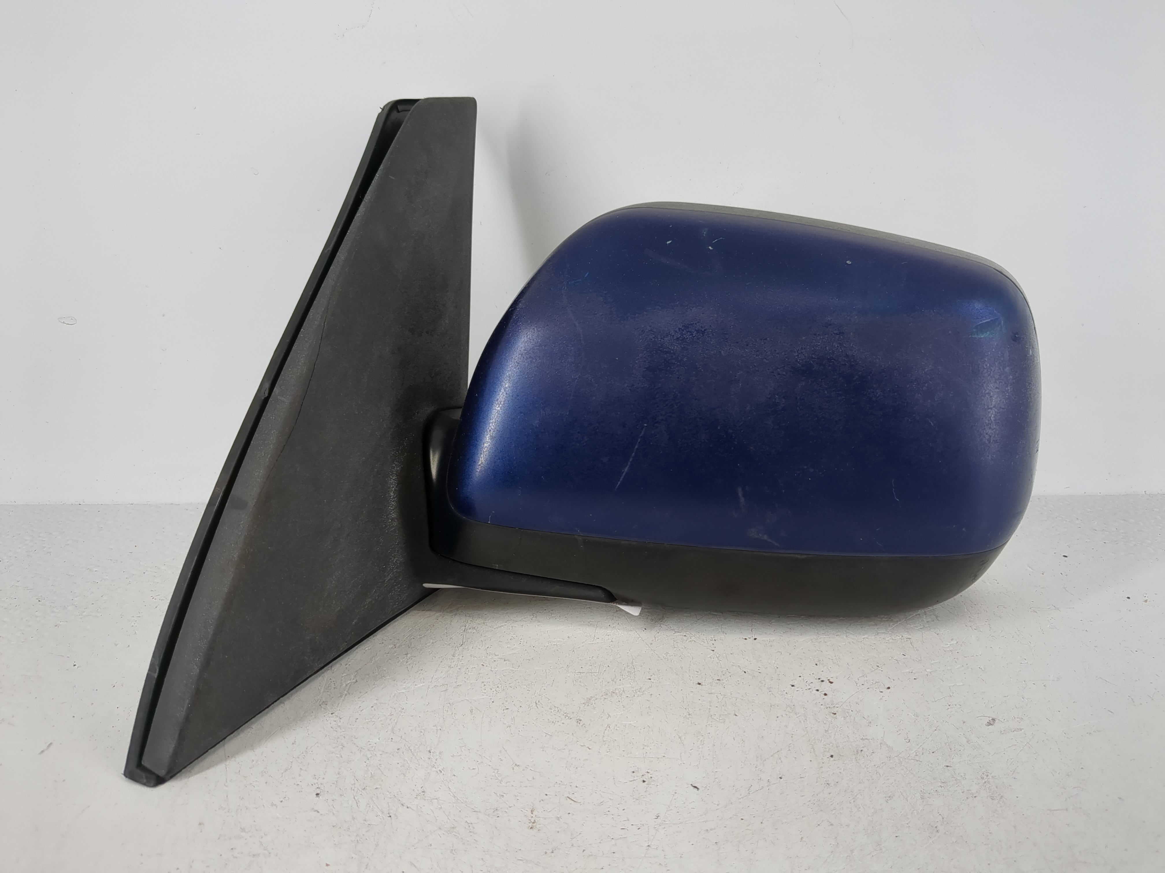 2004-2005 Toyota Rav4 Driver Left Side View Power Door Mirror Navy Blue 1090214 - Oemusedautoparts1.com