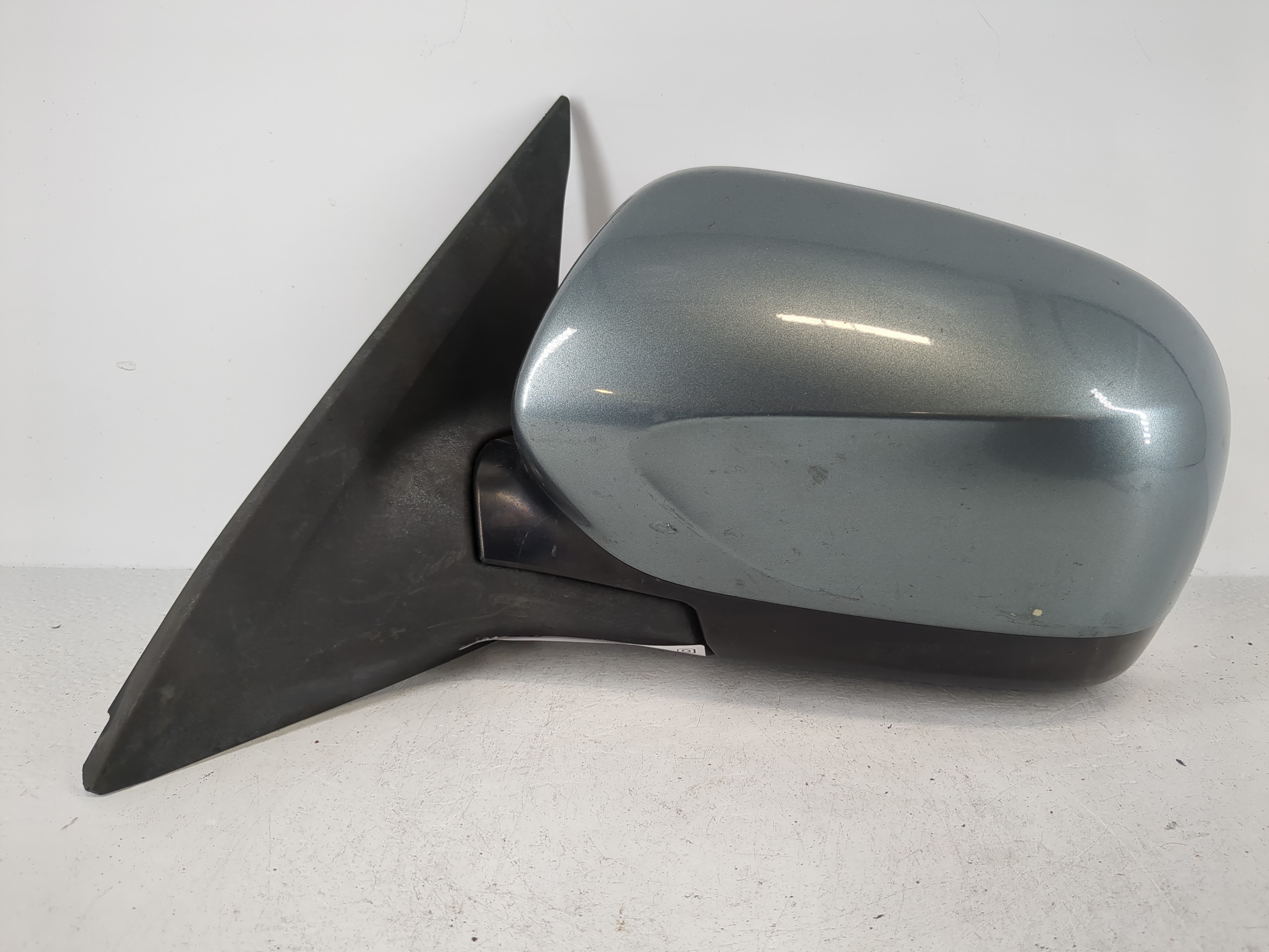 2001-2002 Subaru Forester Driver Left Side View Power Door Mirror Gray 1090216 - Oemusedautoparts1.com