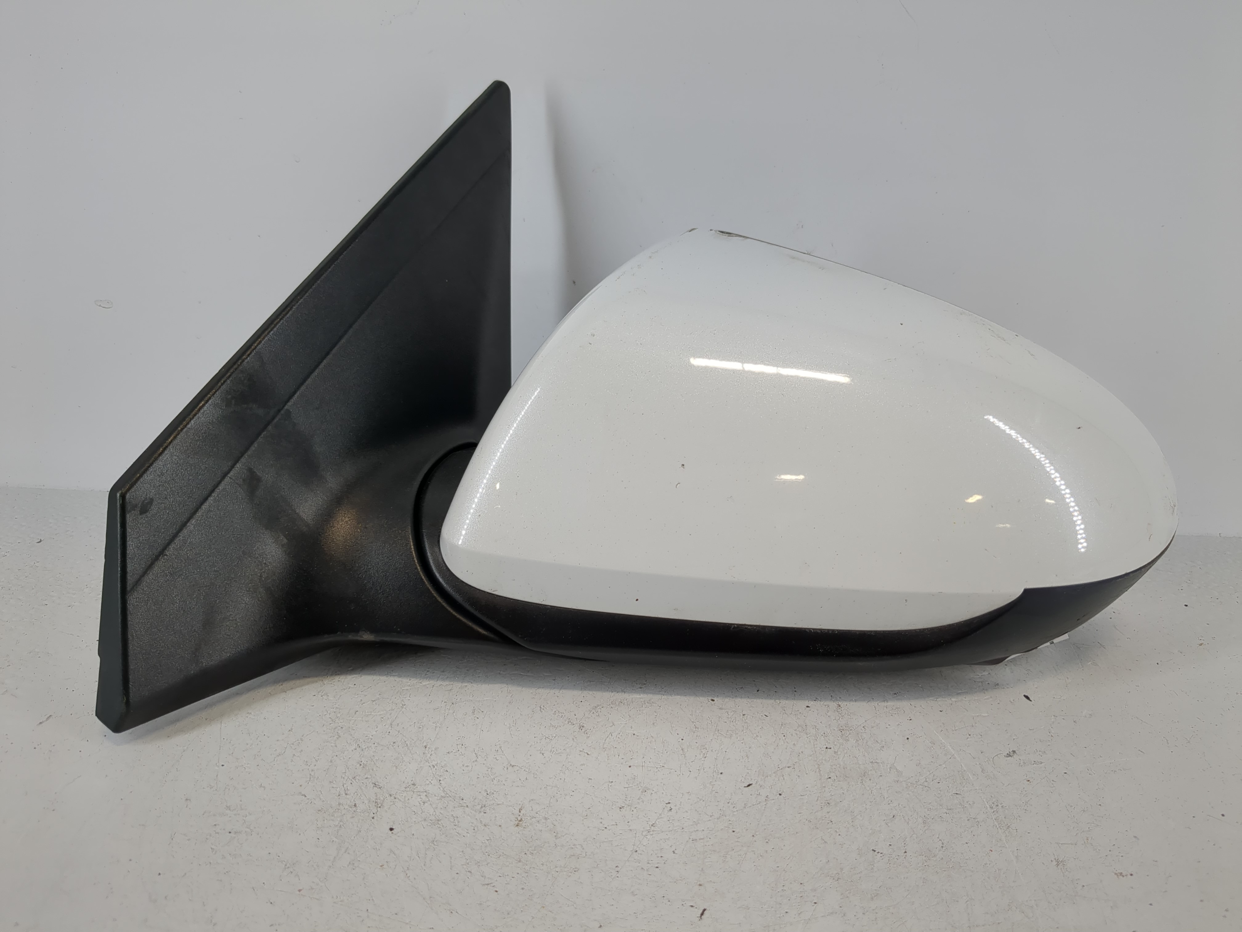 Picture of 2017-2020 Hyundai Elantra Driver Left Side View Power Door Mirror White 1090225