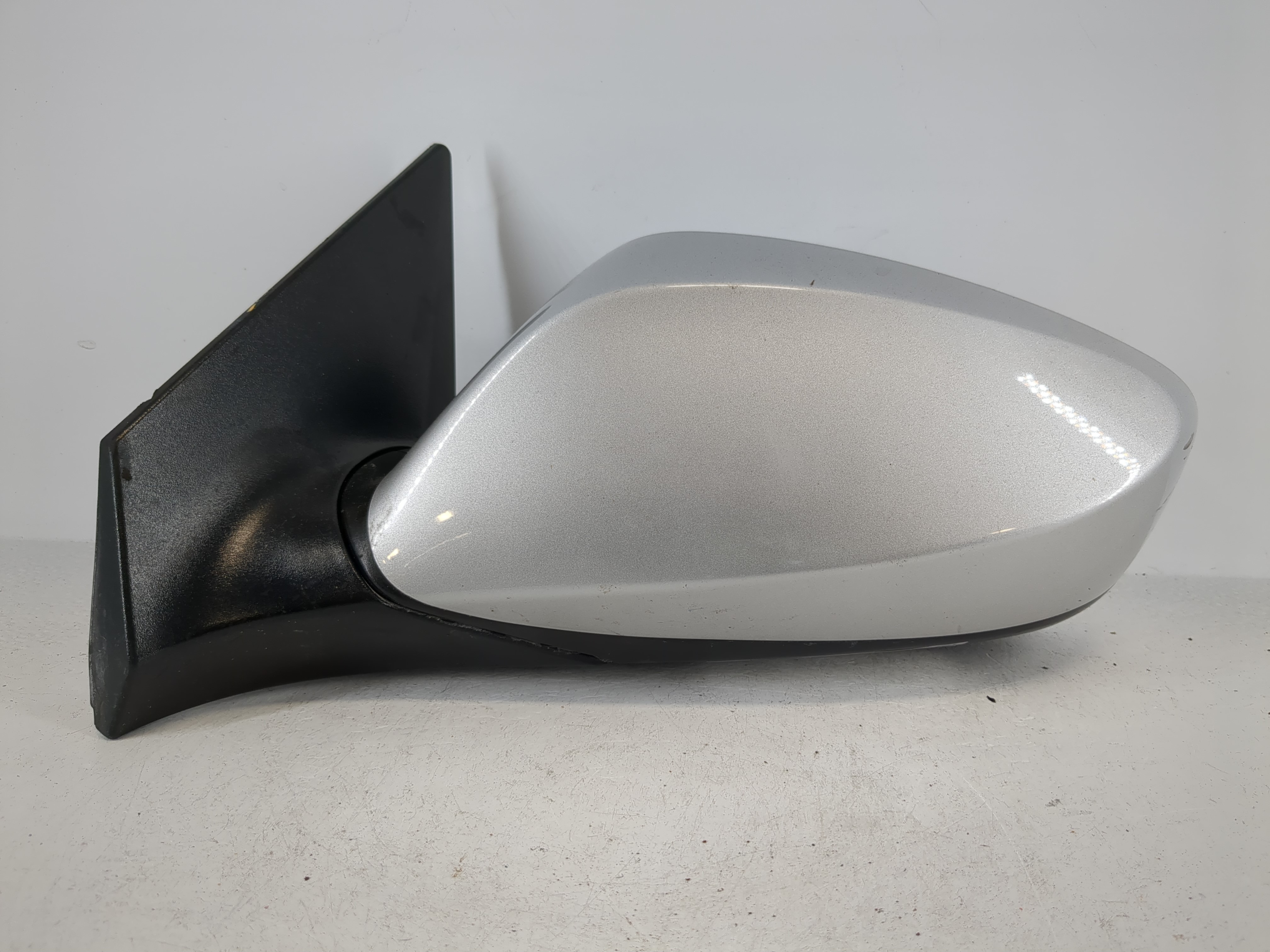 Picture of 2015-2016 Hyundai Elantra Driver Left Side View Power Door Mirror Silver 1090233