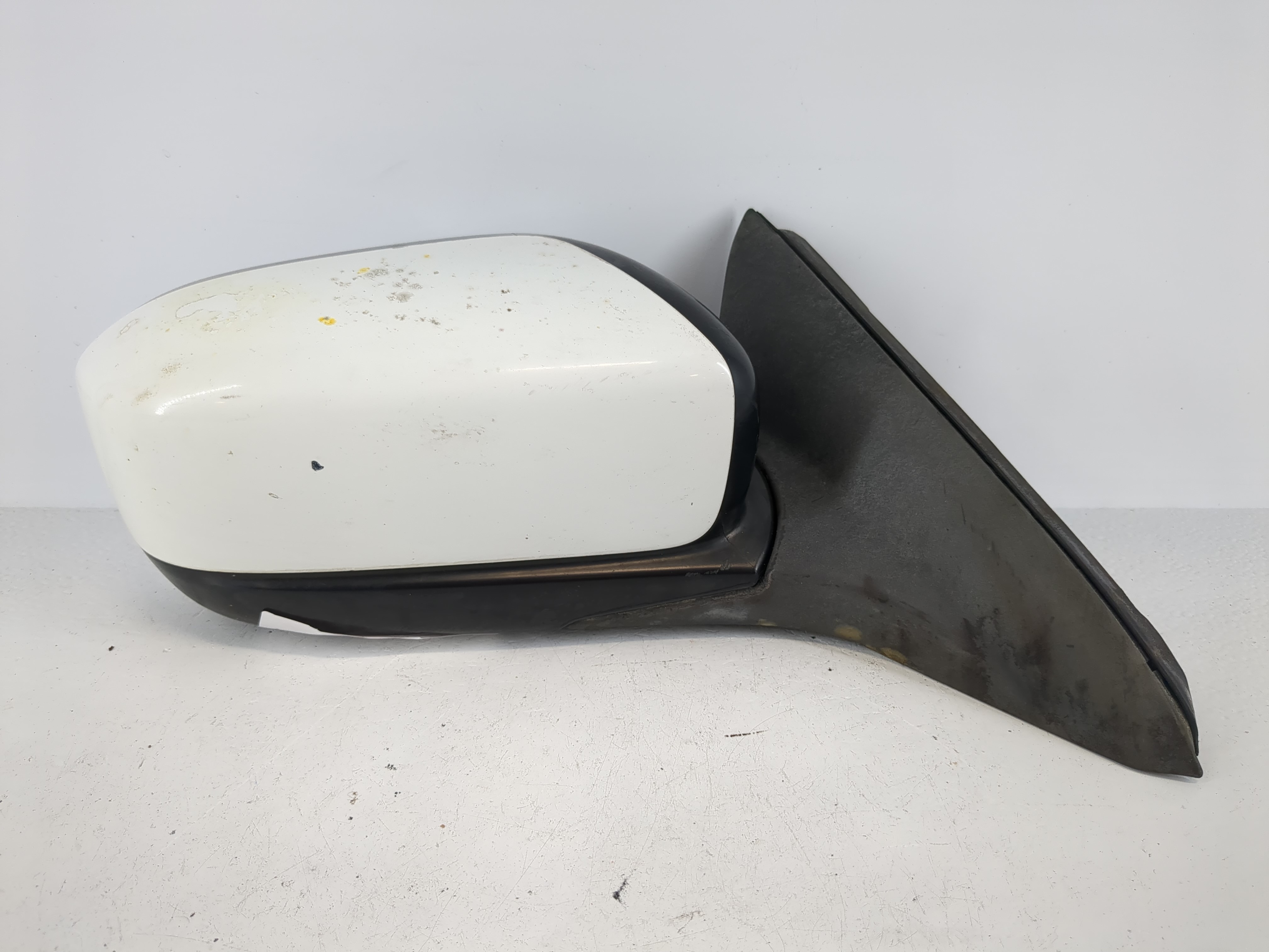 2003-2007 Honda Accord Passenger Right Side View Power Door Mirror White 1090251 - Oemusedautoparts1.com