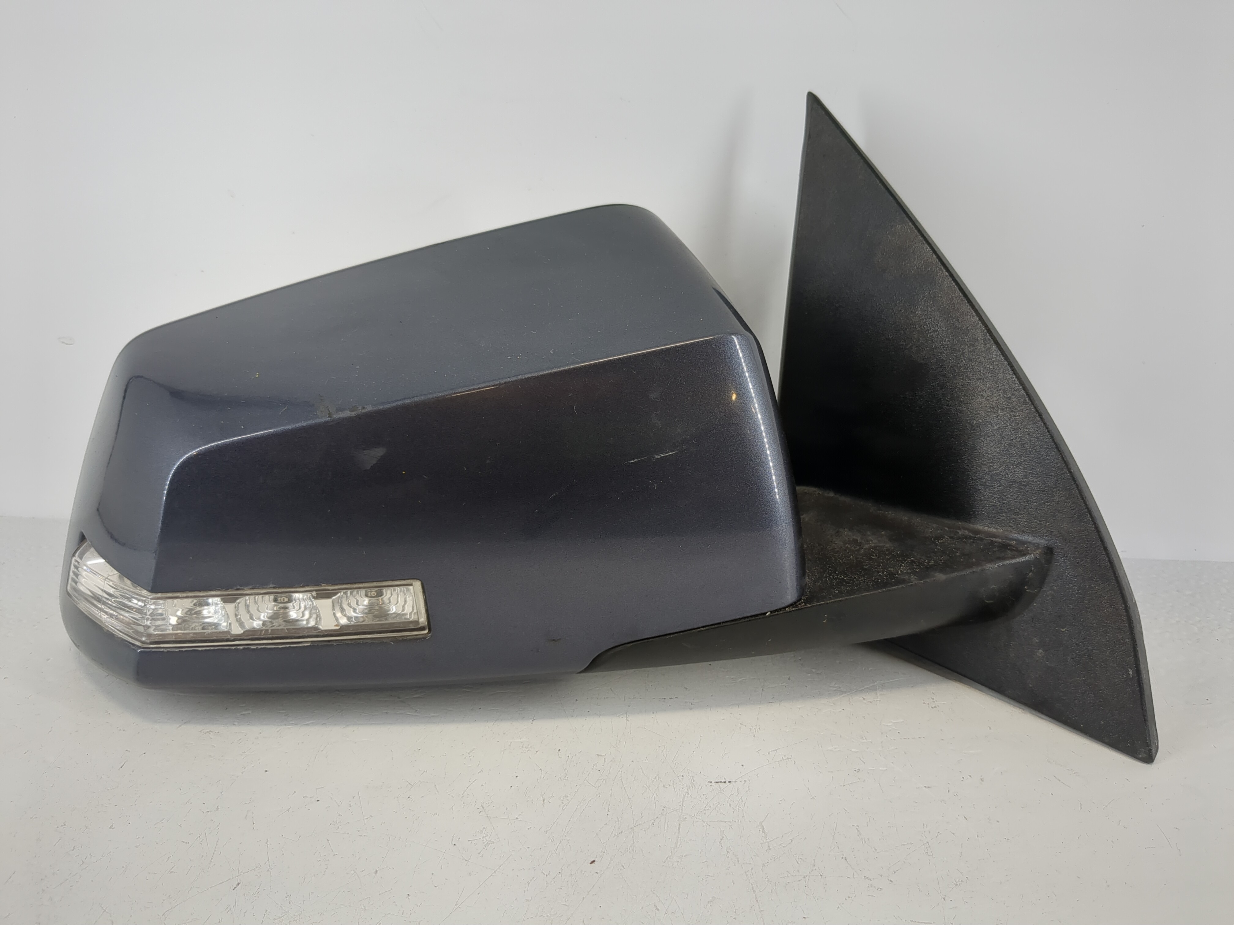 2013 Chevrolet Traverse Passenger Right Side View Power Door Mirror Blue 1090287 - Oemusedautoparts1.com