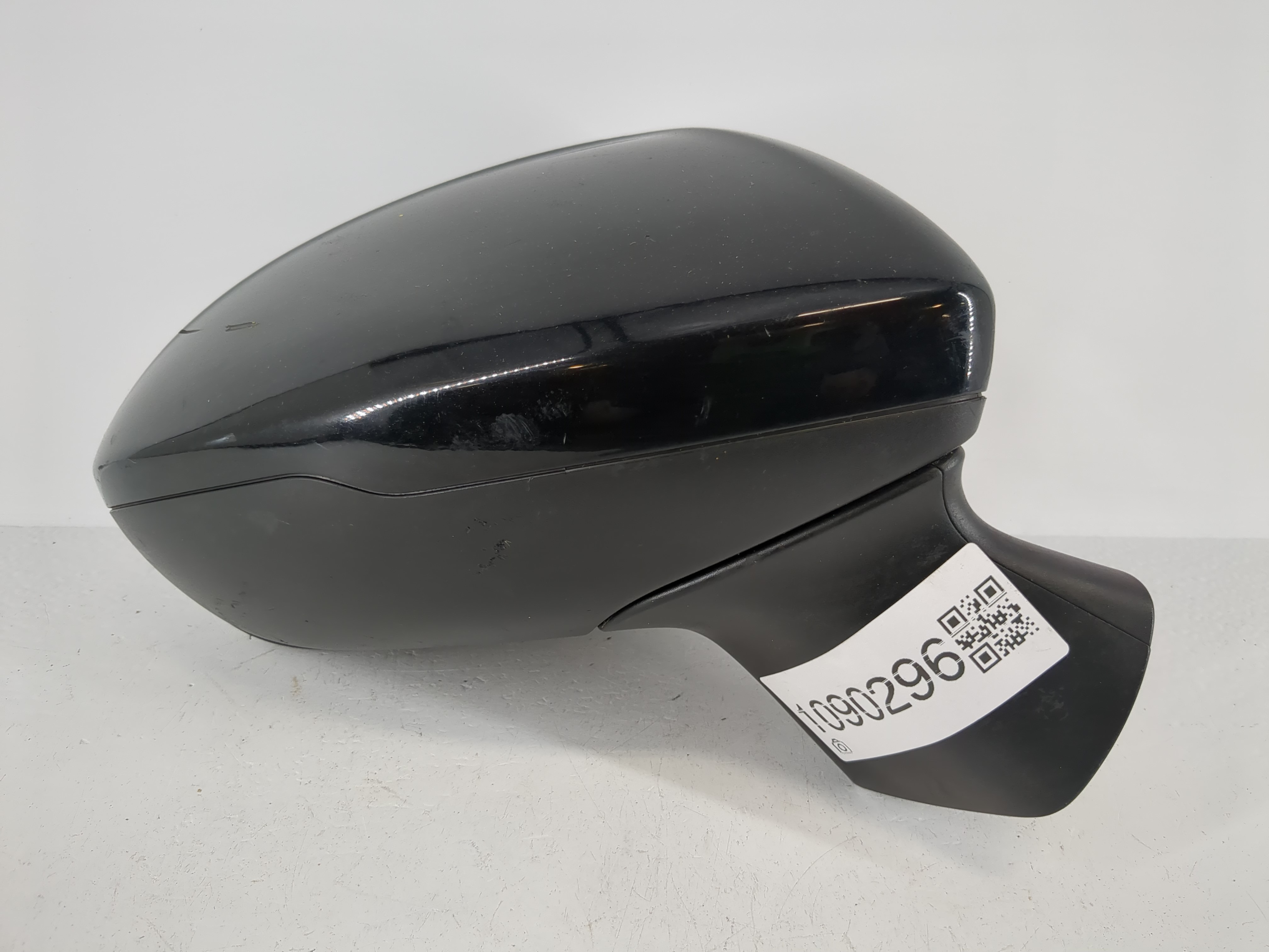 2016-2019 Chevrolet Cruze Passenger Right Side View Power Door Mirror 1090296 - Oemusedautoparts1.com