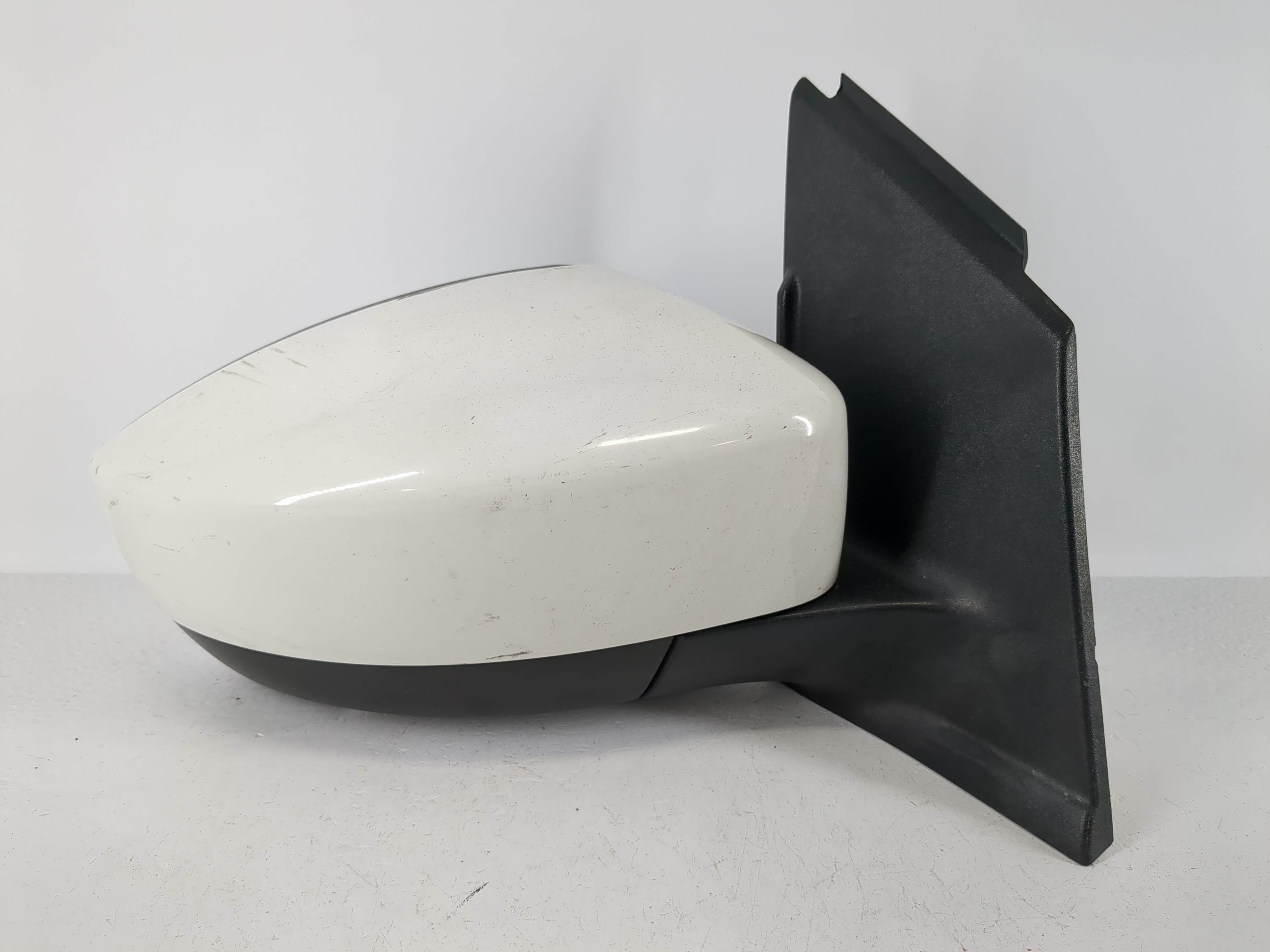2017-2019 Ford Escape Passenger Right Side View Power Door Mirror White 1090303 - Oemusedautoparts1.com
