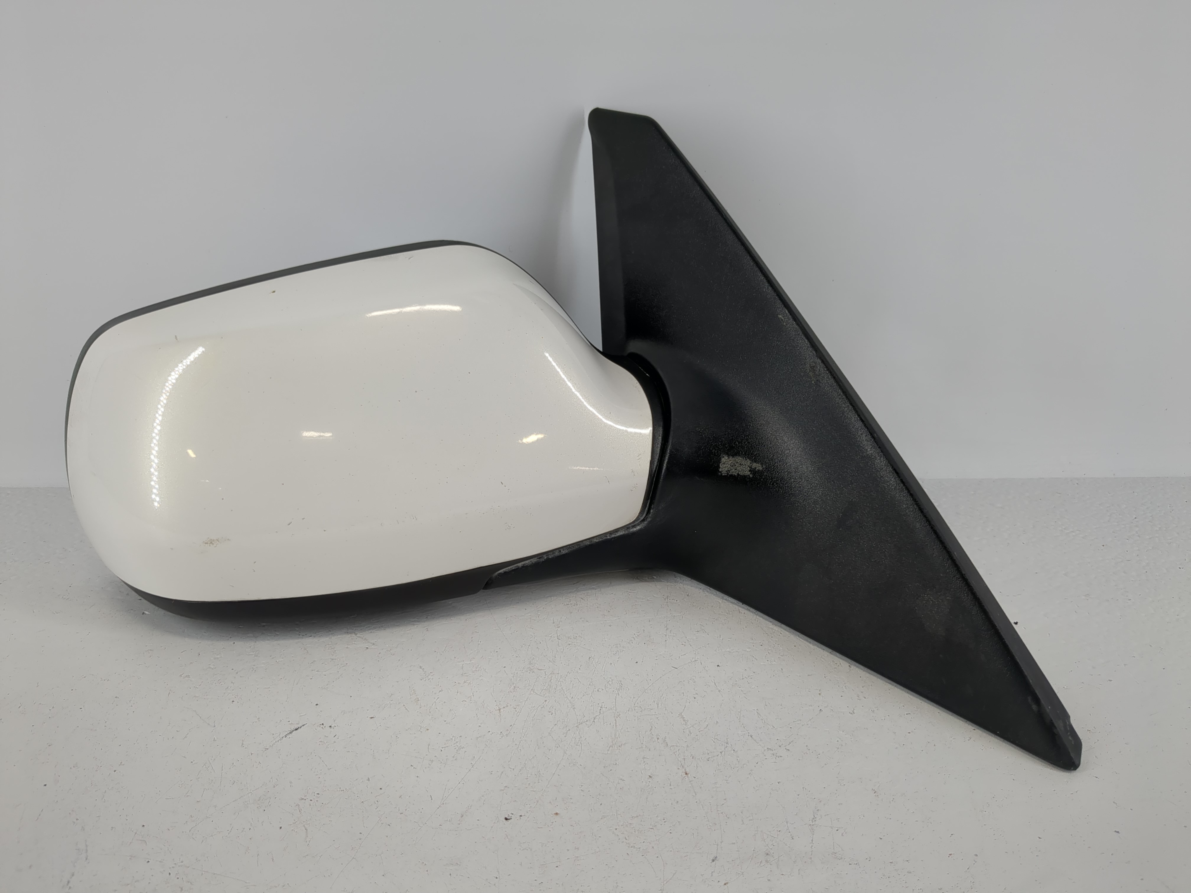 2007-2009 Mazda 3 Passenger Right Side View Power Door Mirror White 1090313 - Oemusedautoparts1.com