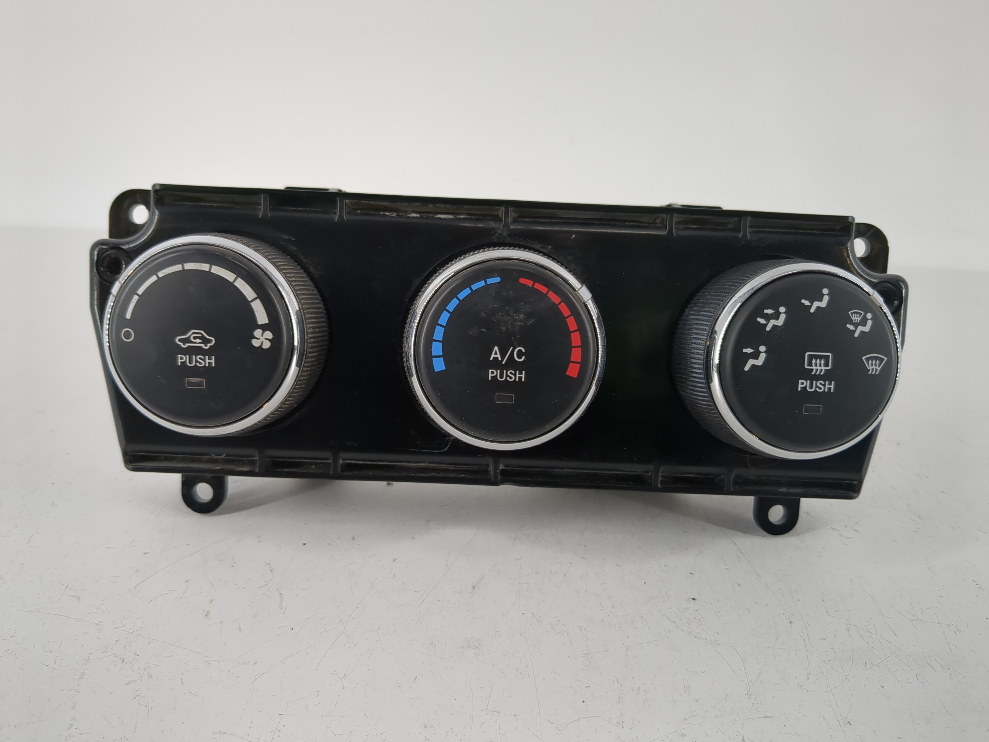 2014-2018 Jeep Wrangler Ac Heater Climate Control P68197433ab 1090347 - Oemusedautoparts1.com