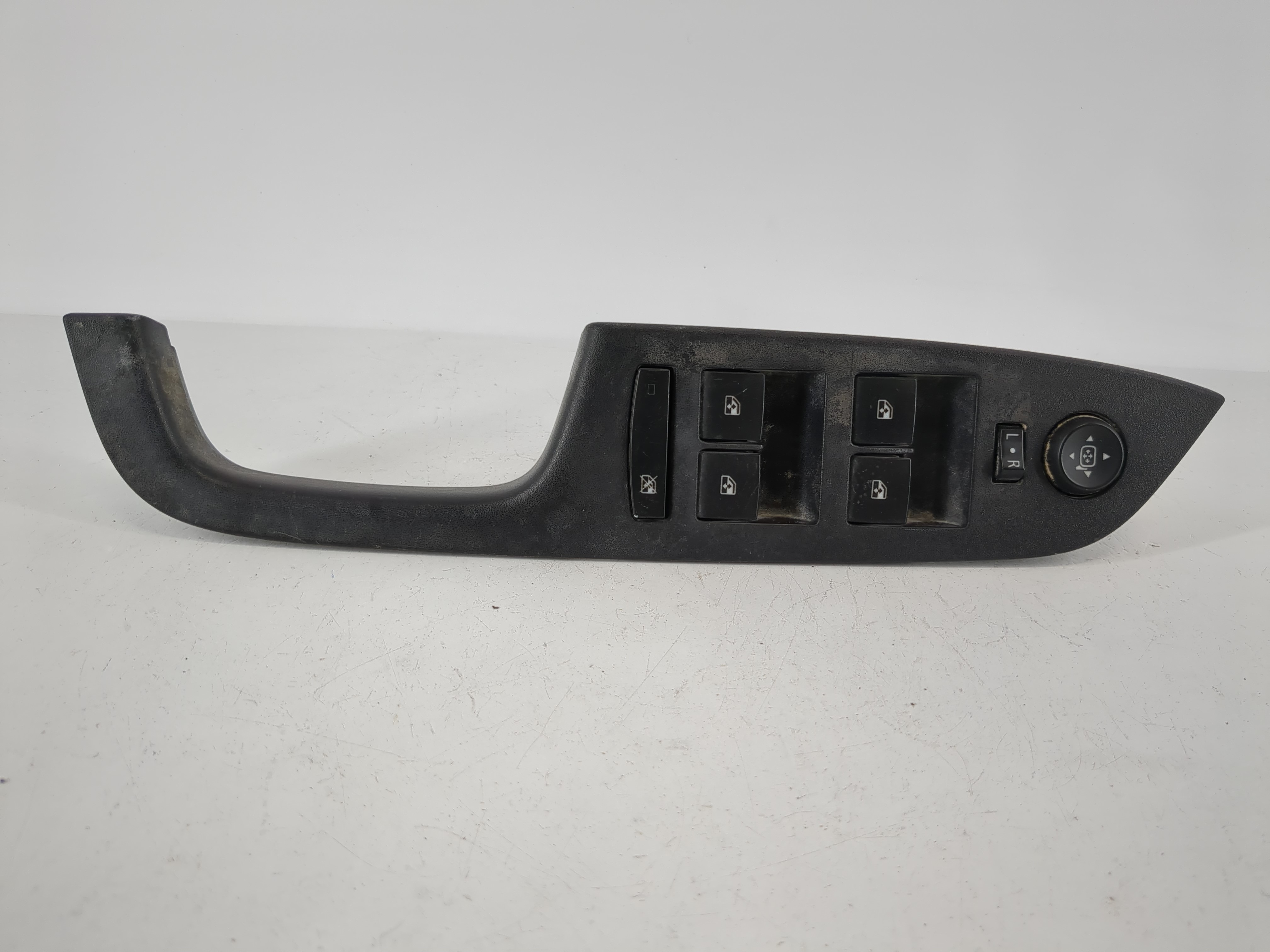 2010-2017 Gmc Terrain Driver Left Door Master Power Window Switch 1090445 - Oemusedautoparts1.com