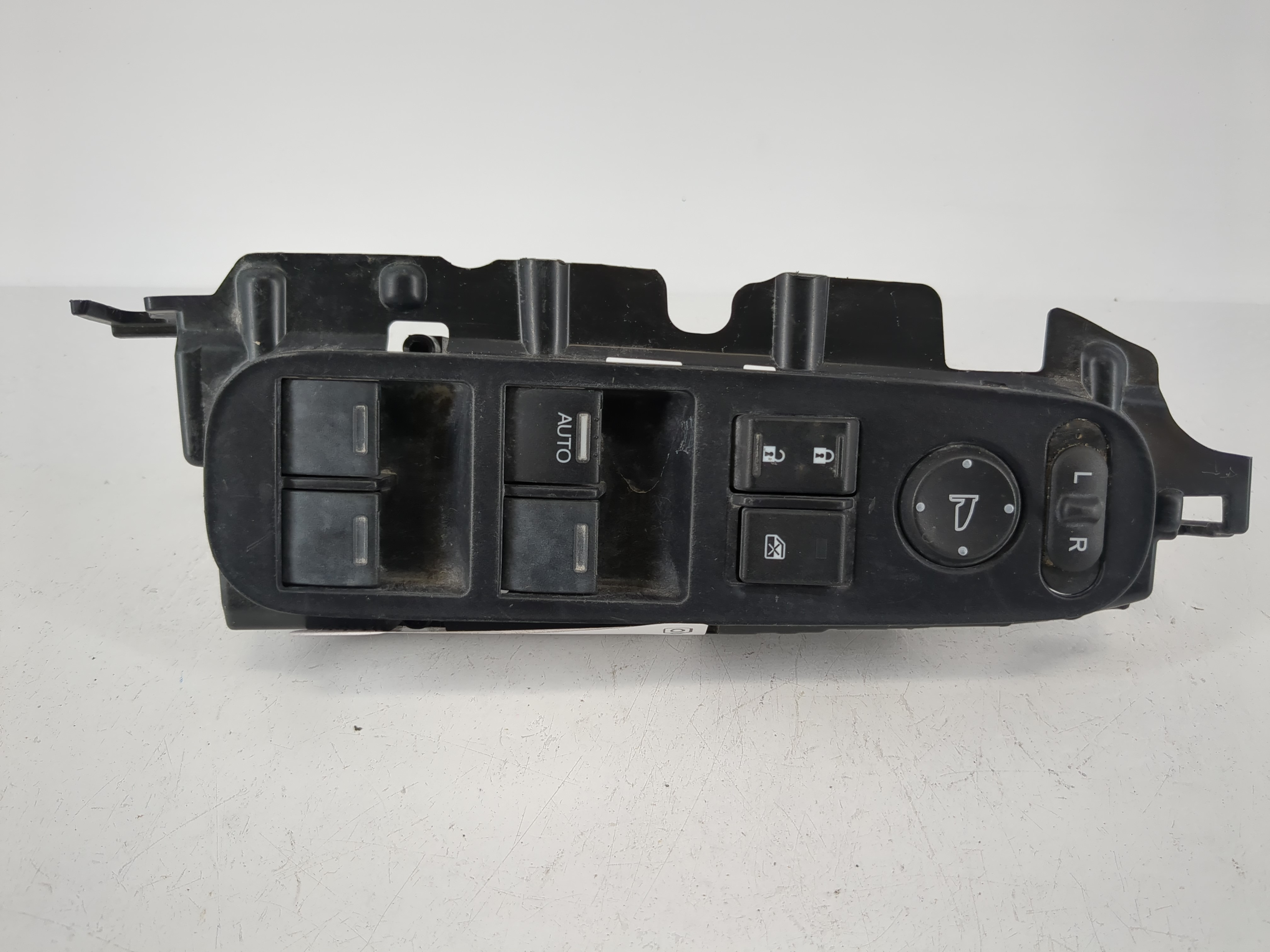 2016-2022 Honda Hr-v Driver Left Door Master Power Window Switch 1090447 - Oemusedautoparts1.com