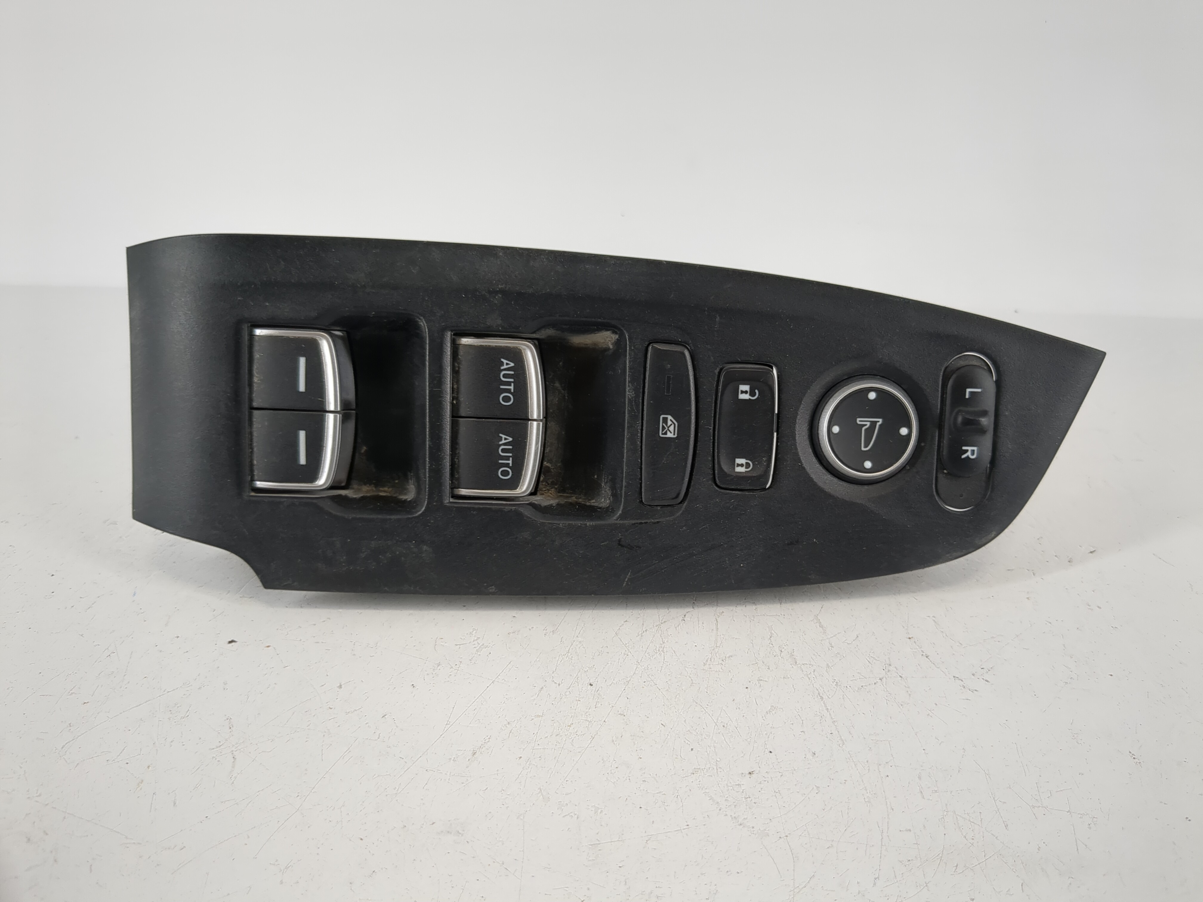 Picture of 2017-2022 Honda Cr-v Driver Left Door Master Power Window Switch M64590 1090452