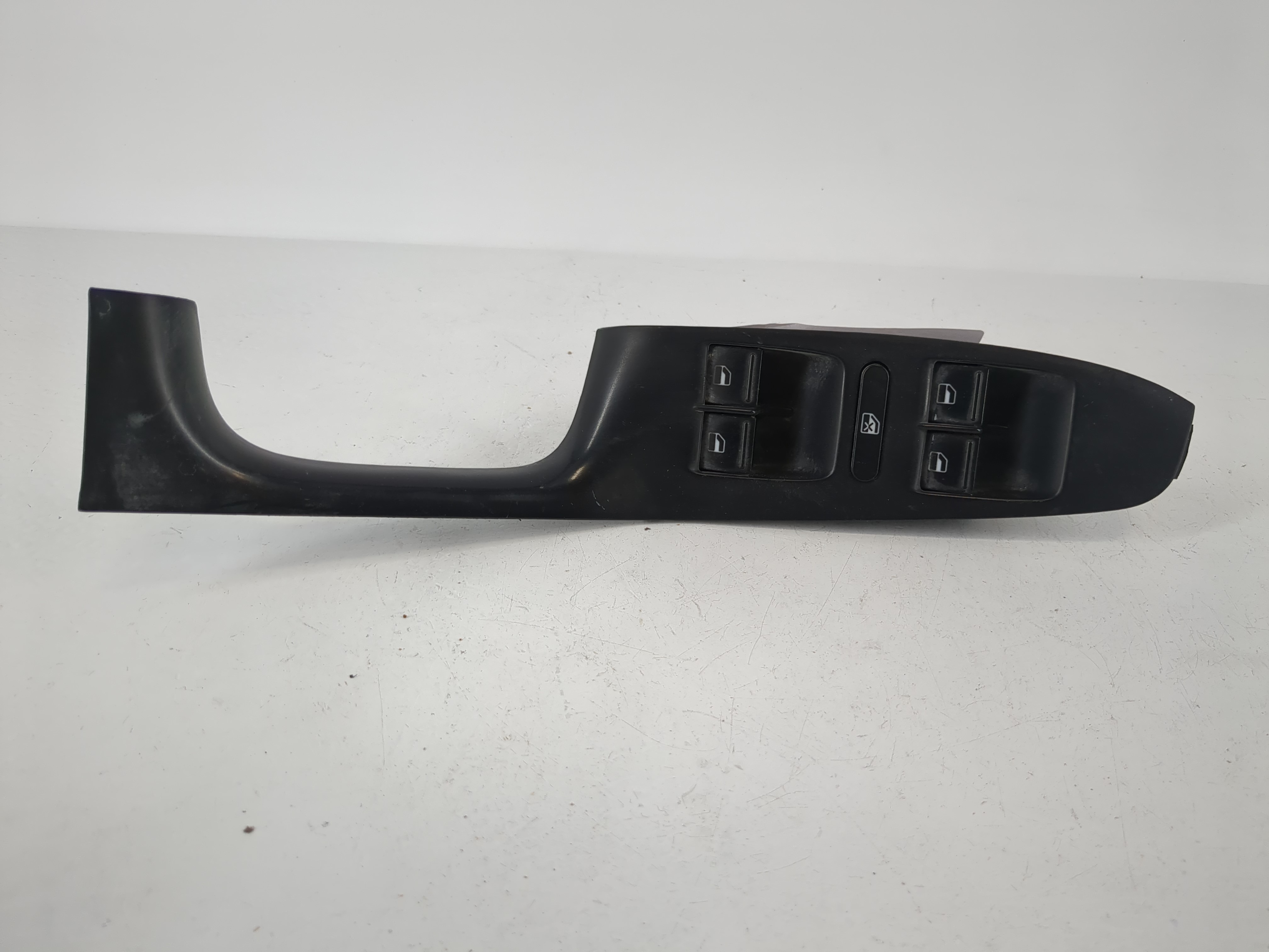 2010-2011 Volkswagen Golf Driver Left Door Master Power Window Switch 1090453 - Oemusedautoparts1.com