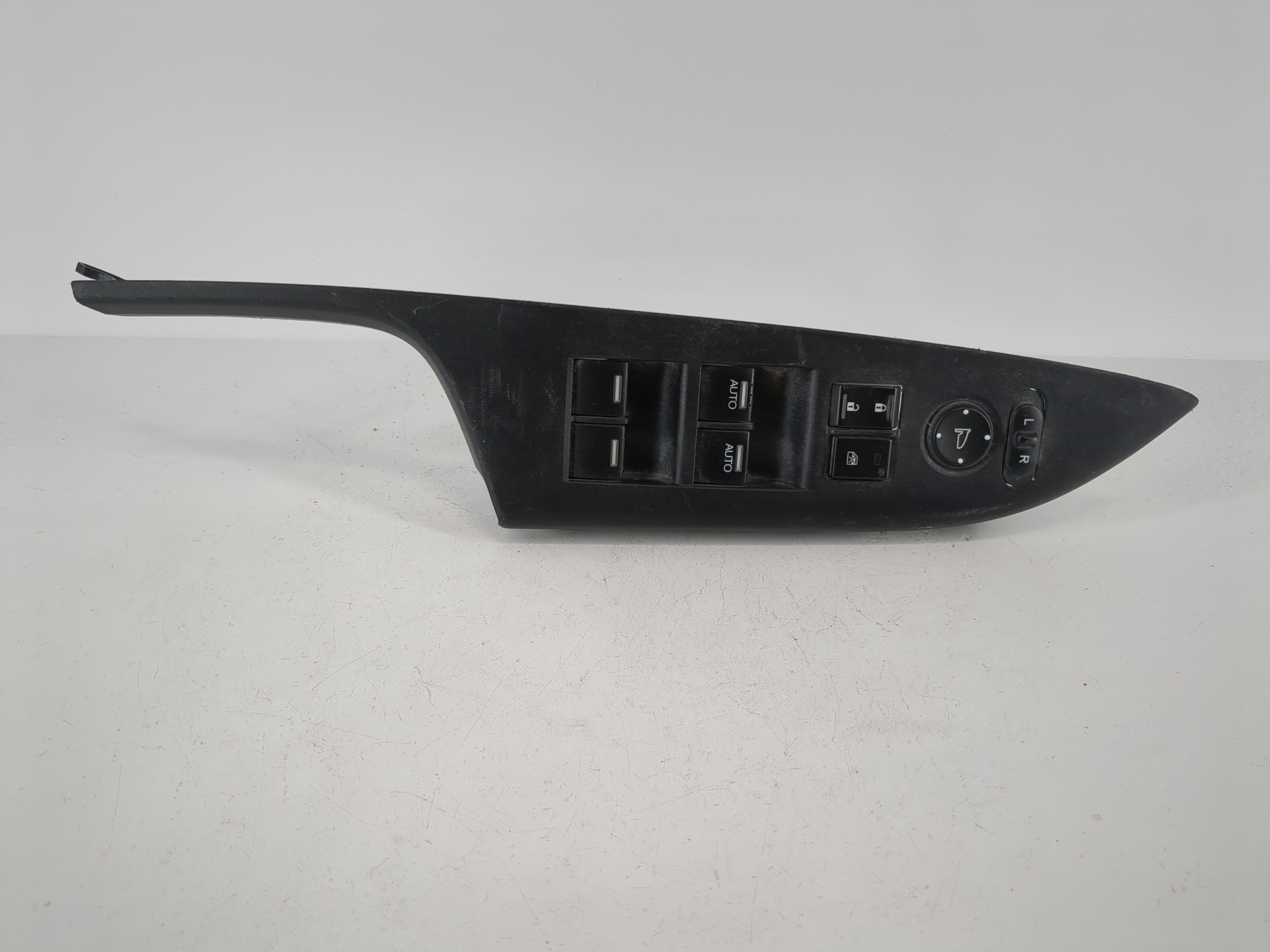 2013-2017 Honda Accord Driver Left Door Master Power Window Switch 1090601 - Oemusedautoparts1.com