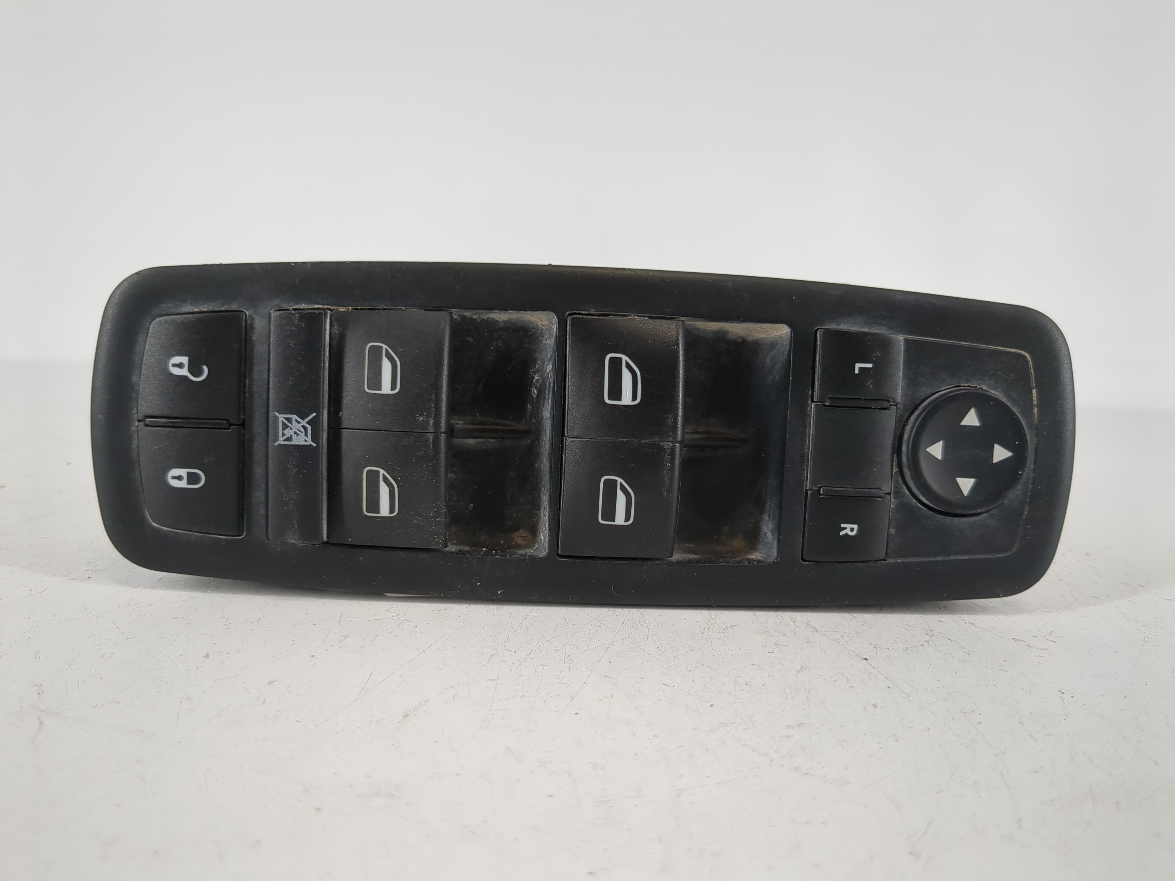 2014-2016 Jeep Cherokee Driver Left Door Master Power Window Switch 1090603 - Oemusedautoparts1.com