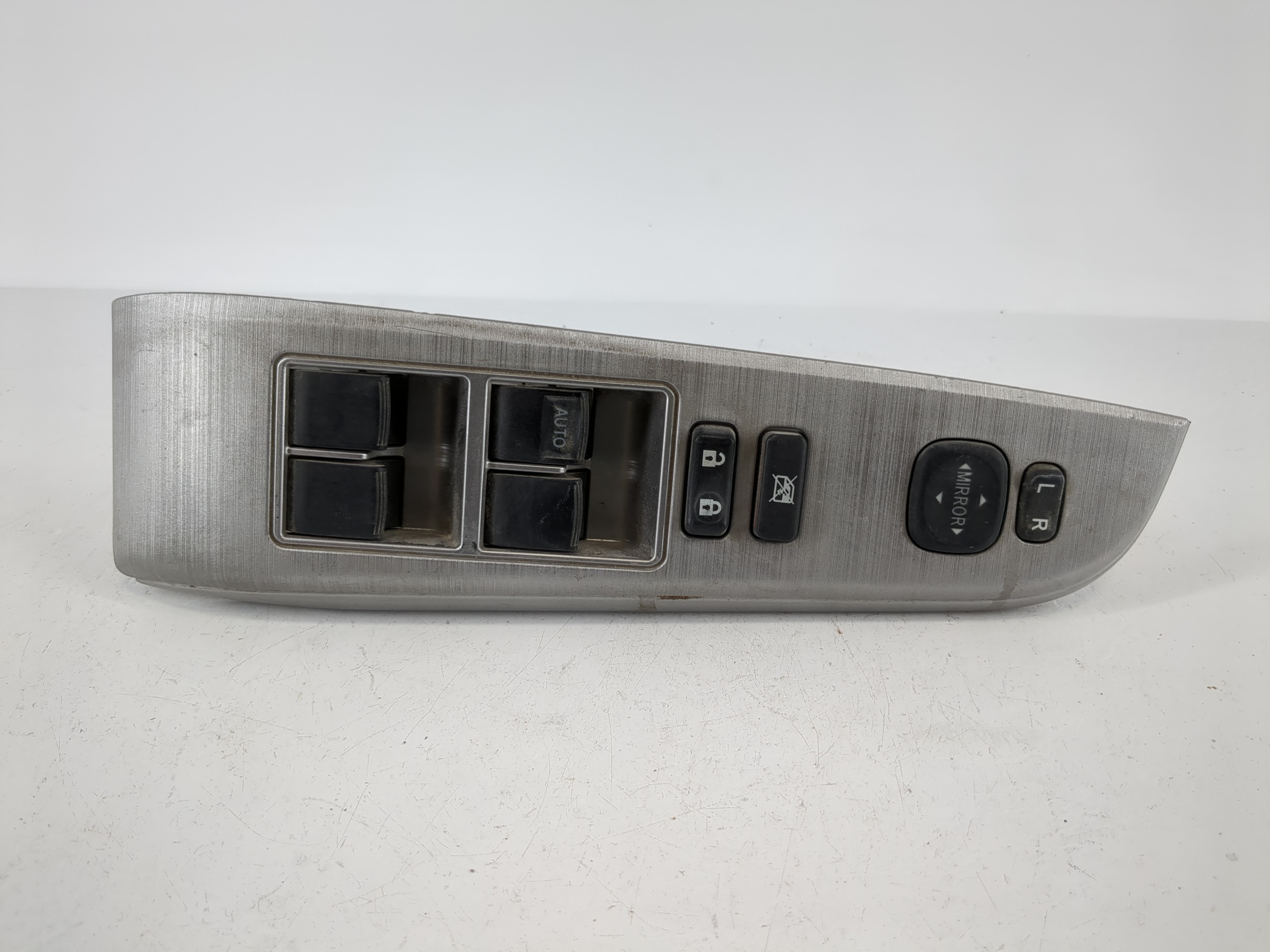 2013-2014 Toyota Camry Driver Left Door Master Power Window Switch 1090613 - Oemusedautoparts1.com
