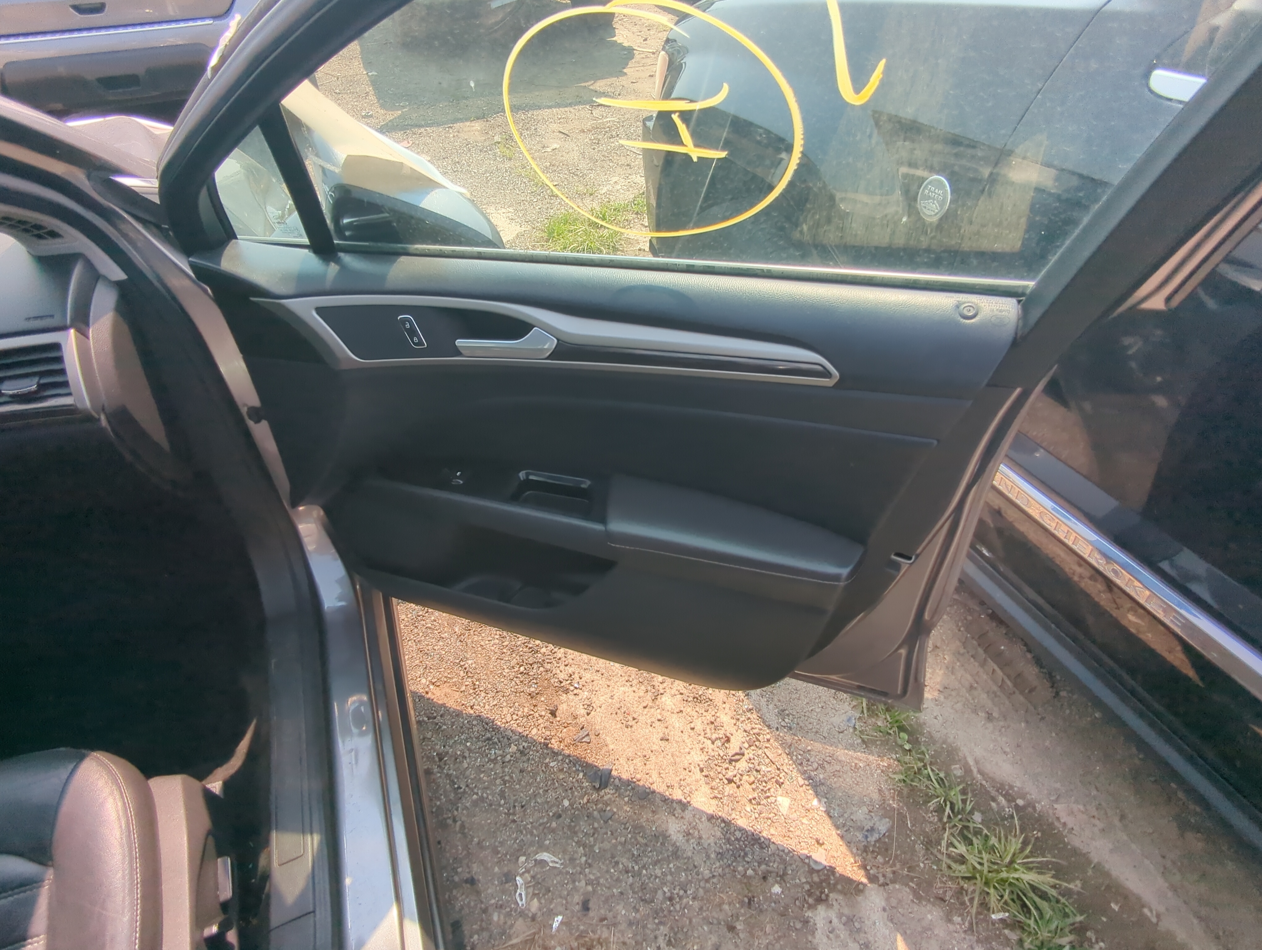 2013 Ford Fusion Front Right Passenger Interior Door Panel Trim 1090774 - Oemusedautoparts1.com