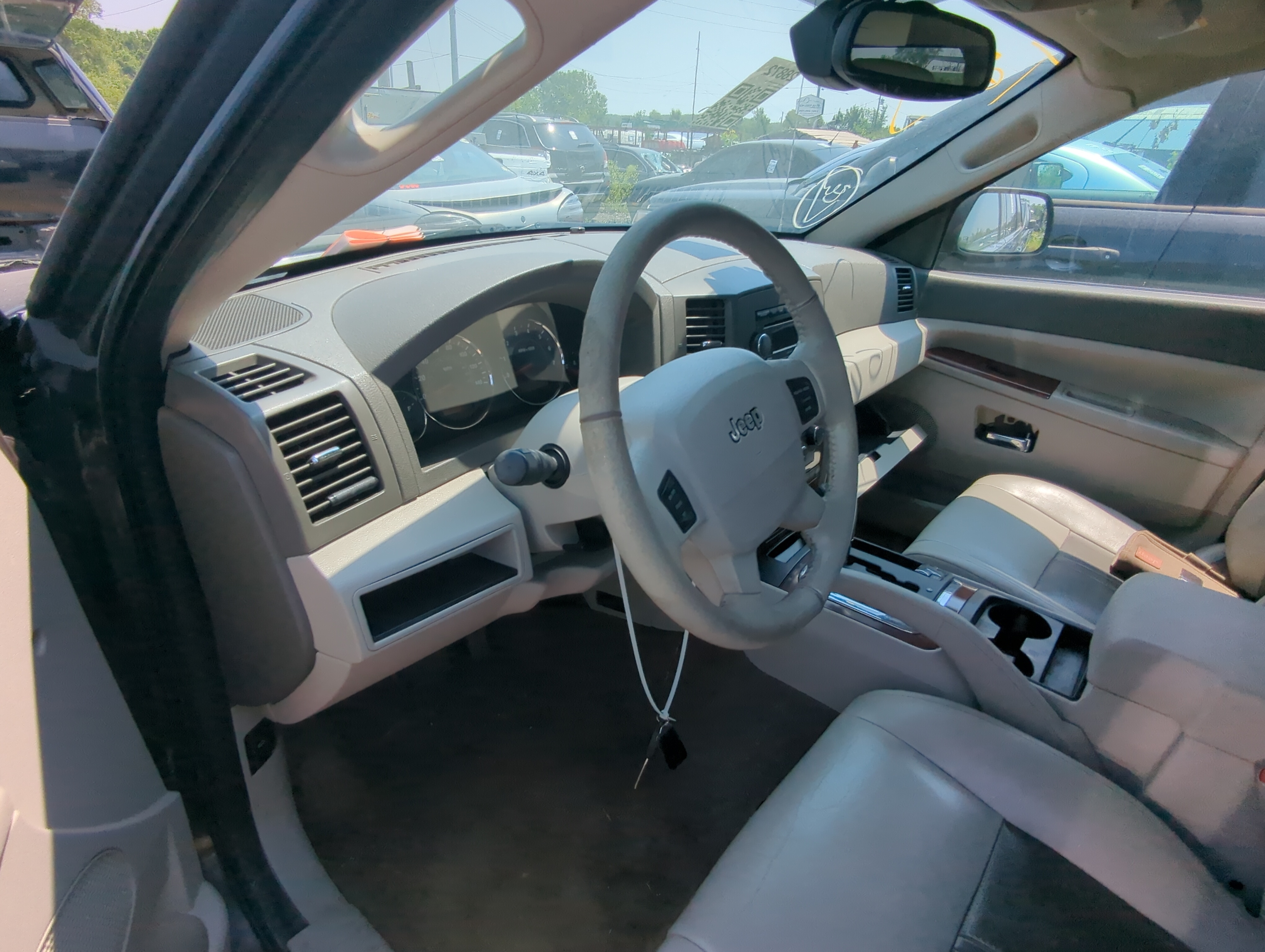 Picture of 2005-2005 Jeep Grand Cherokee Air Bag Driver Left Steering Wheel Mounted 1091128
