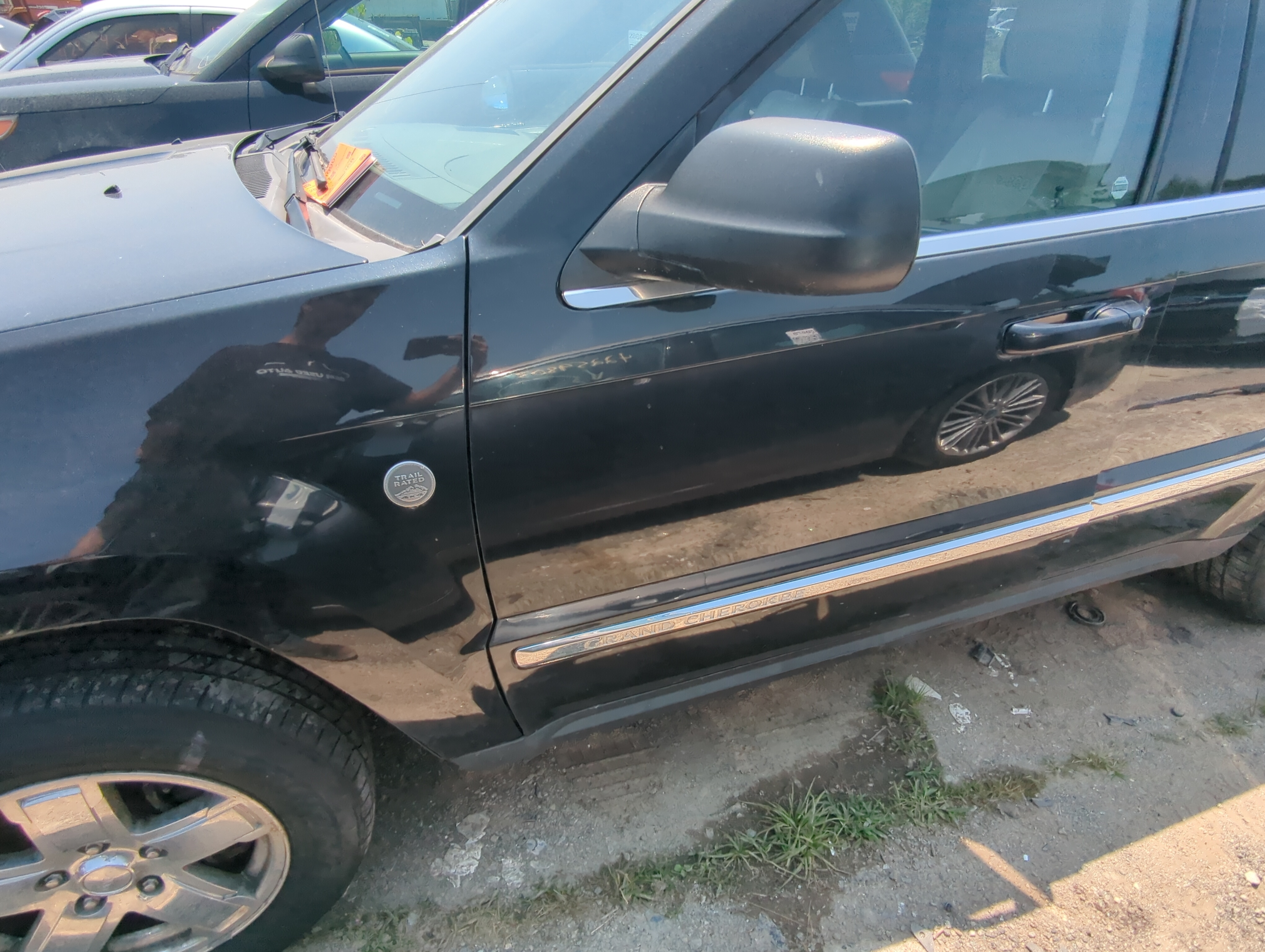 2005-2005 Jeep Grand Cherokee Driver Front Door Oem 1091173 - Oemusedautoparts1.com