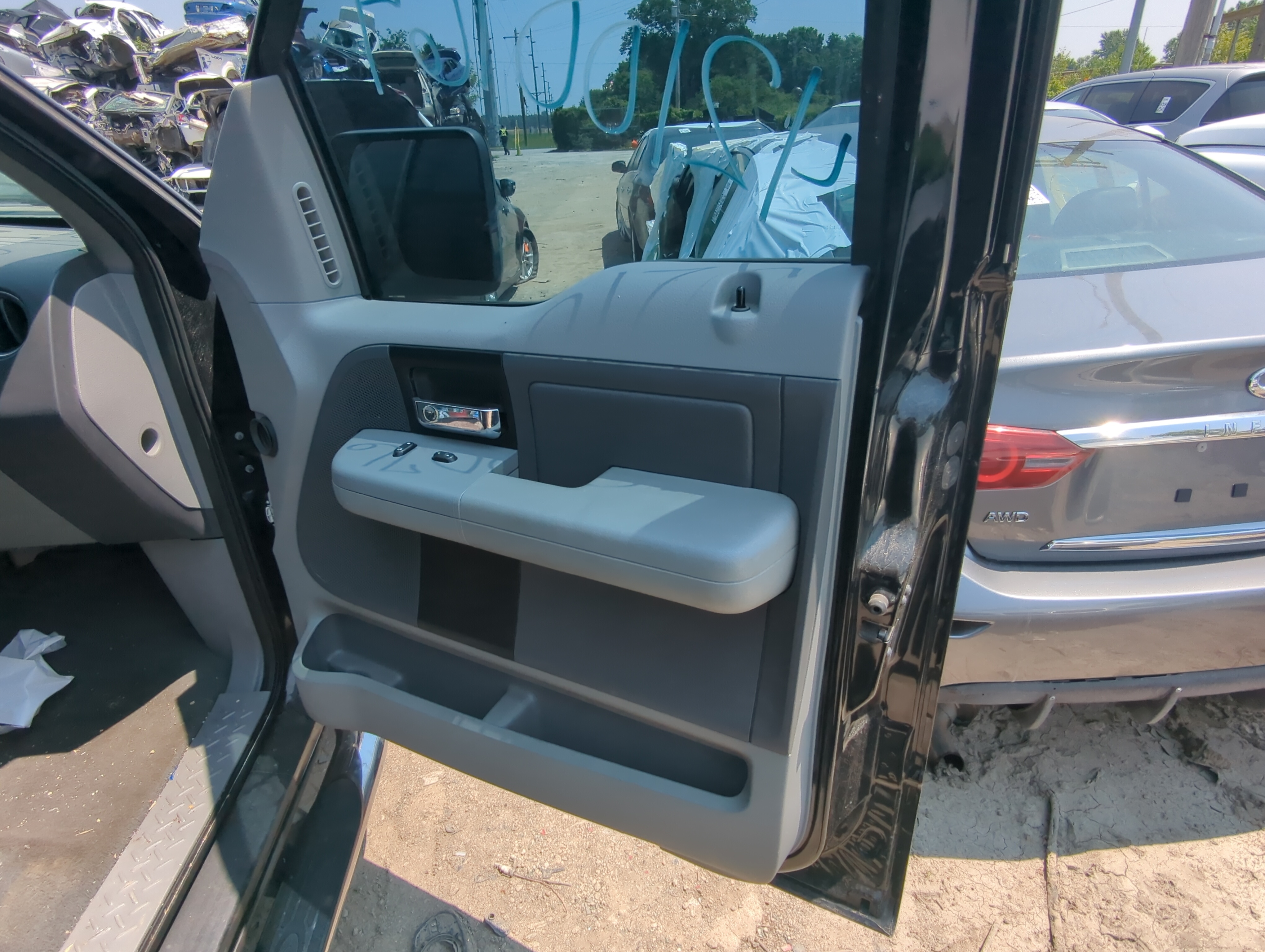 Picture of 2005 Ford F-150 Front Right Passenger Interior Door Panel Trim 1091592