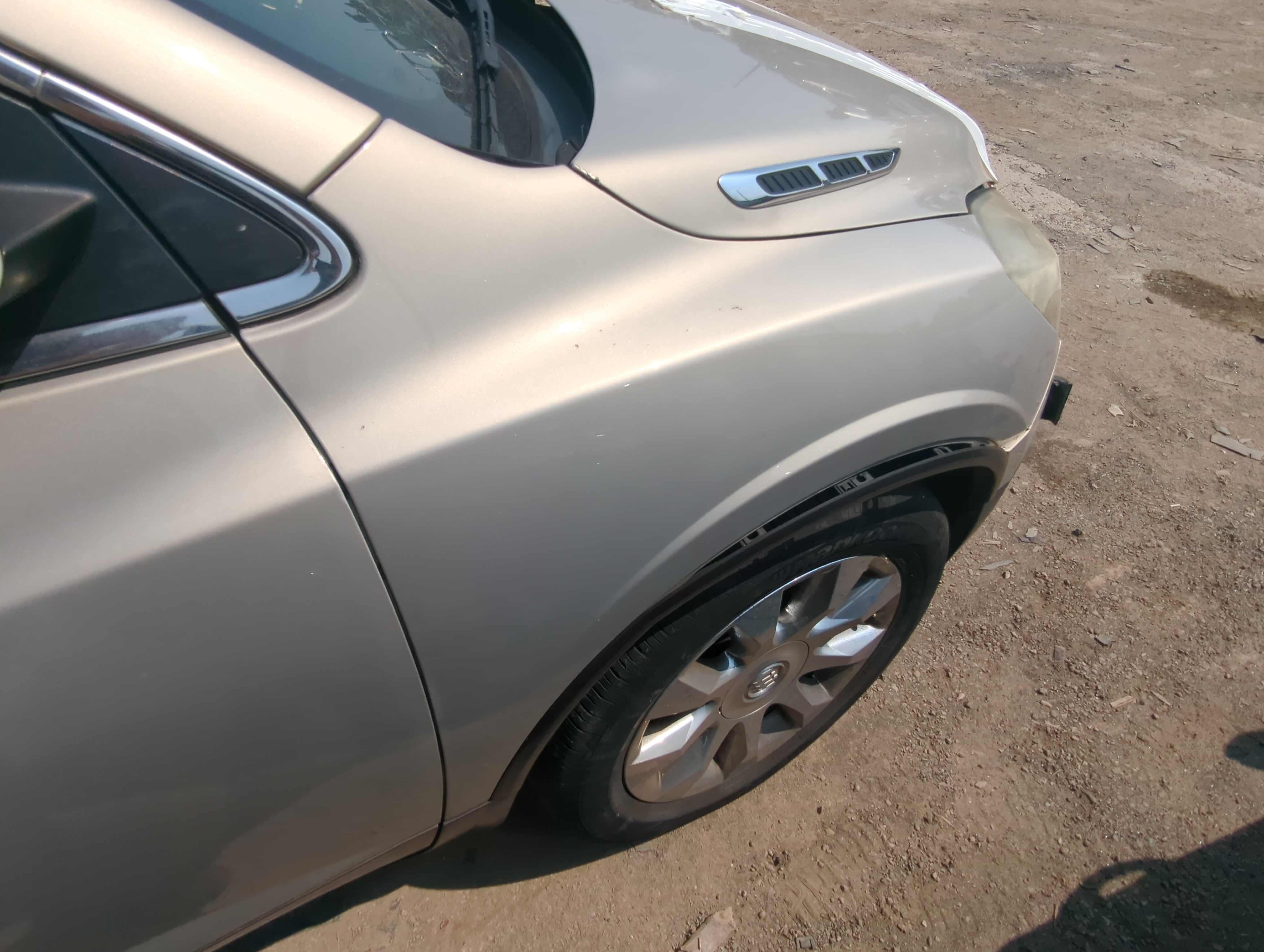 Picture of 2008-2012 Buick Enclave Passenger Fender 1091635
