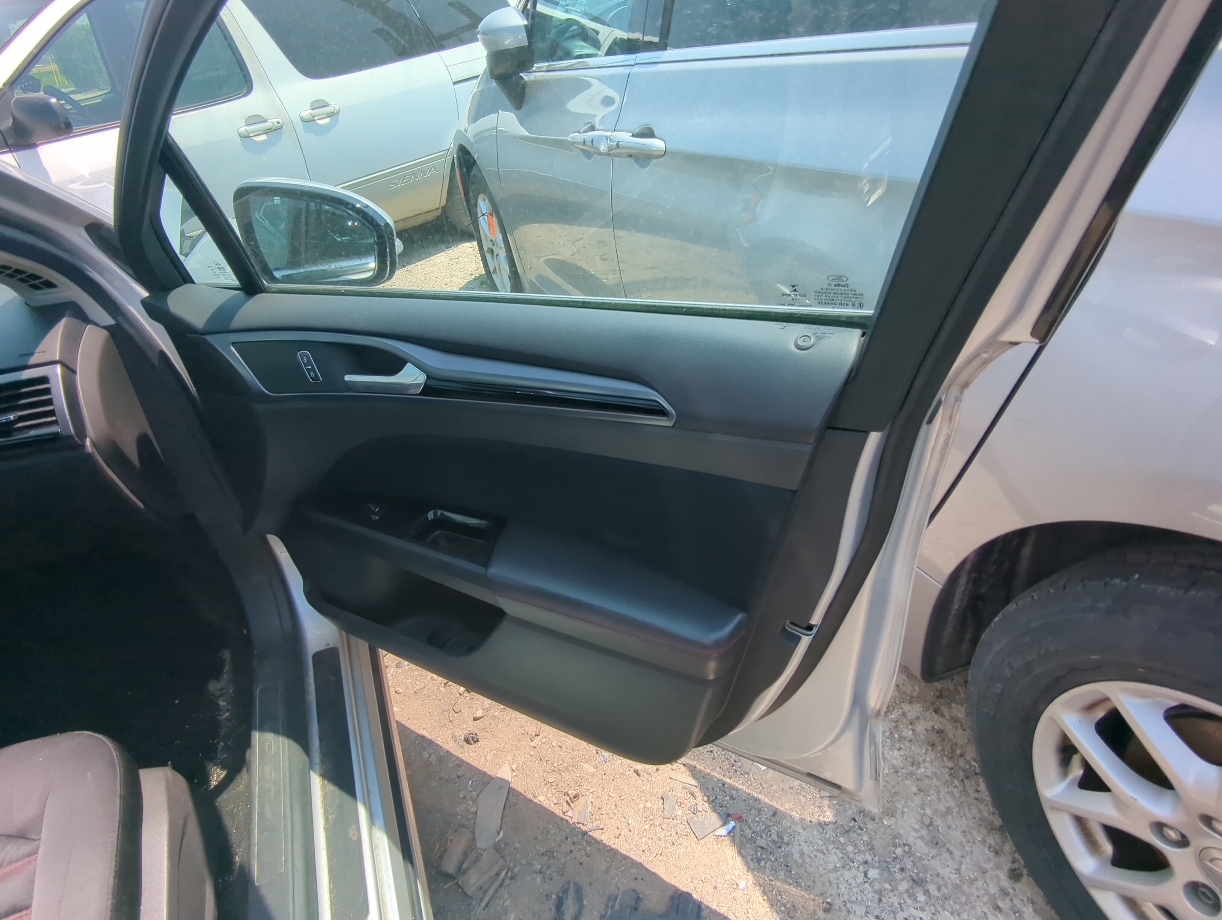 2014 Ford Fusion Front Right Passenger Interior Door Panel Trim 1091926 - Oemusedautoparts1.com
