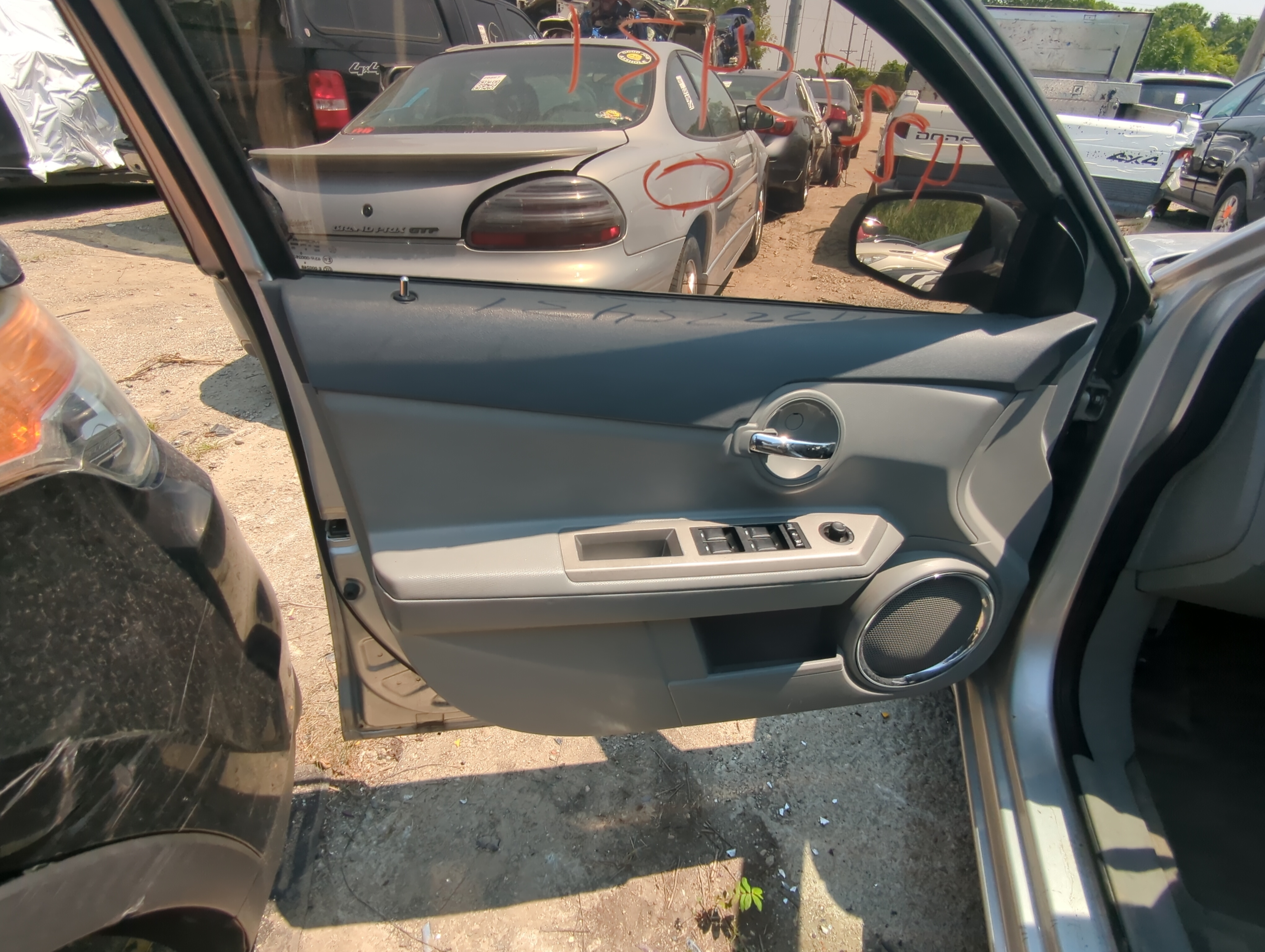 Picture of 2008 Dodge Avenger Front Left Driver Interior Door Panel Trim 1092220