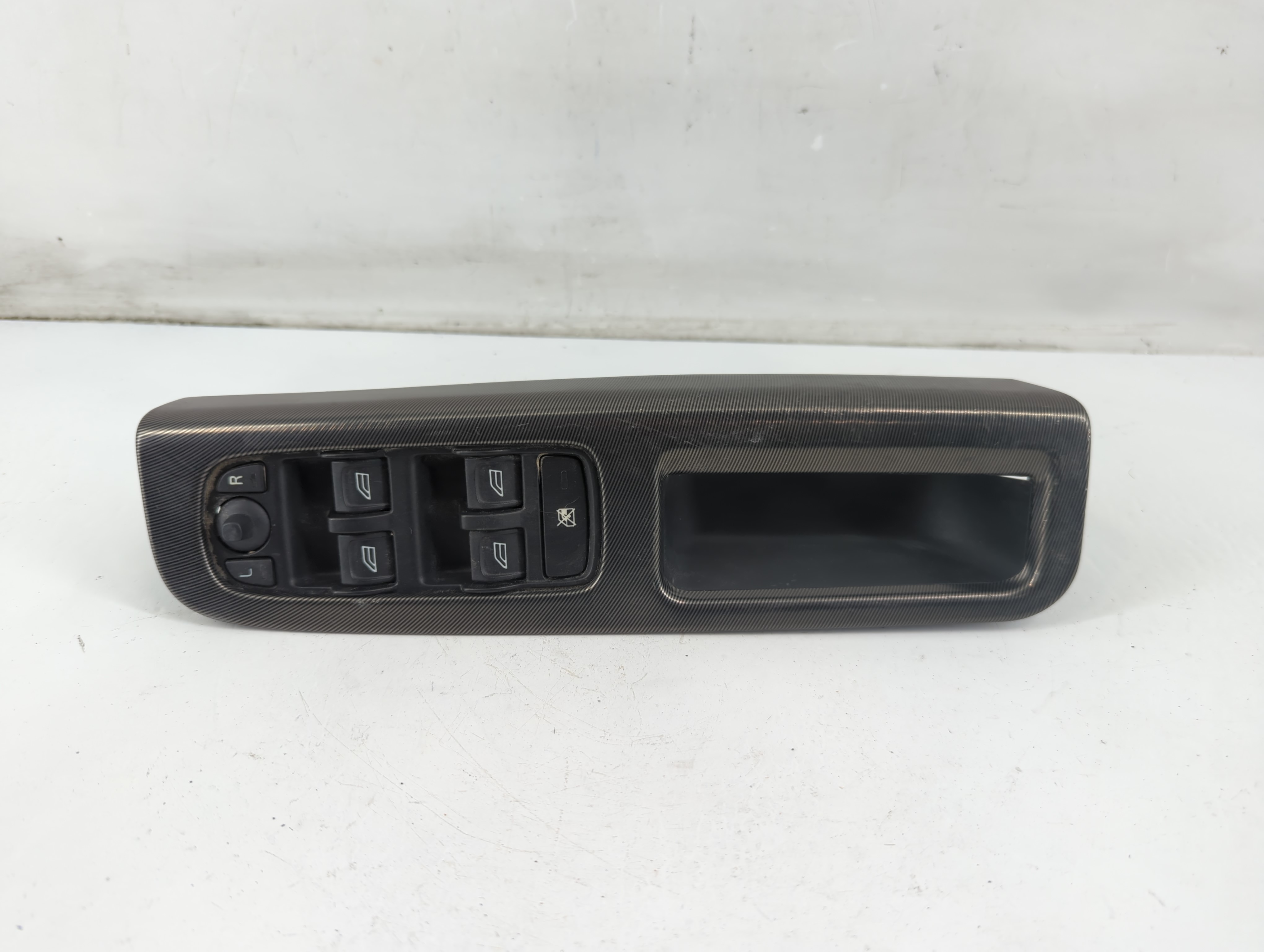 Volvo V40 Driver Left Door Master Power Window Switch 30773210 1092362 - Oemusedautoparts1.com