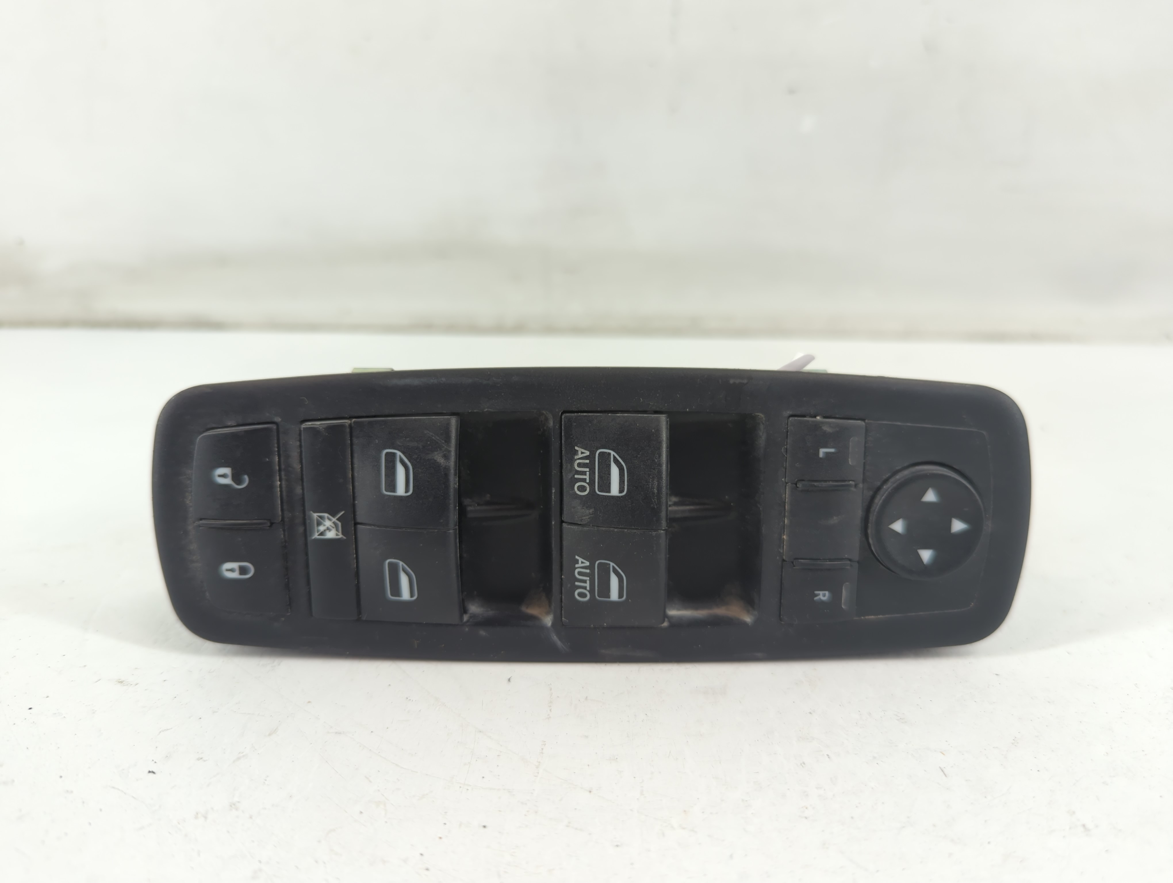 2017-2022 Chrysler Pacifica Driver Left Door Master Power Window Switch 1092368 - Oemusedautoparts1.com