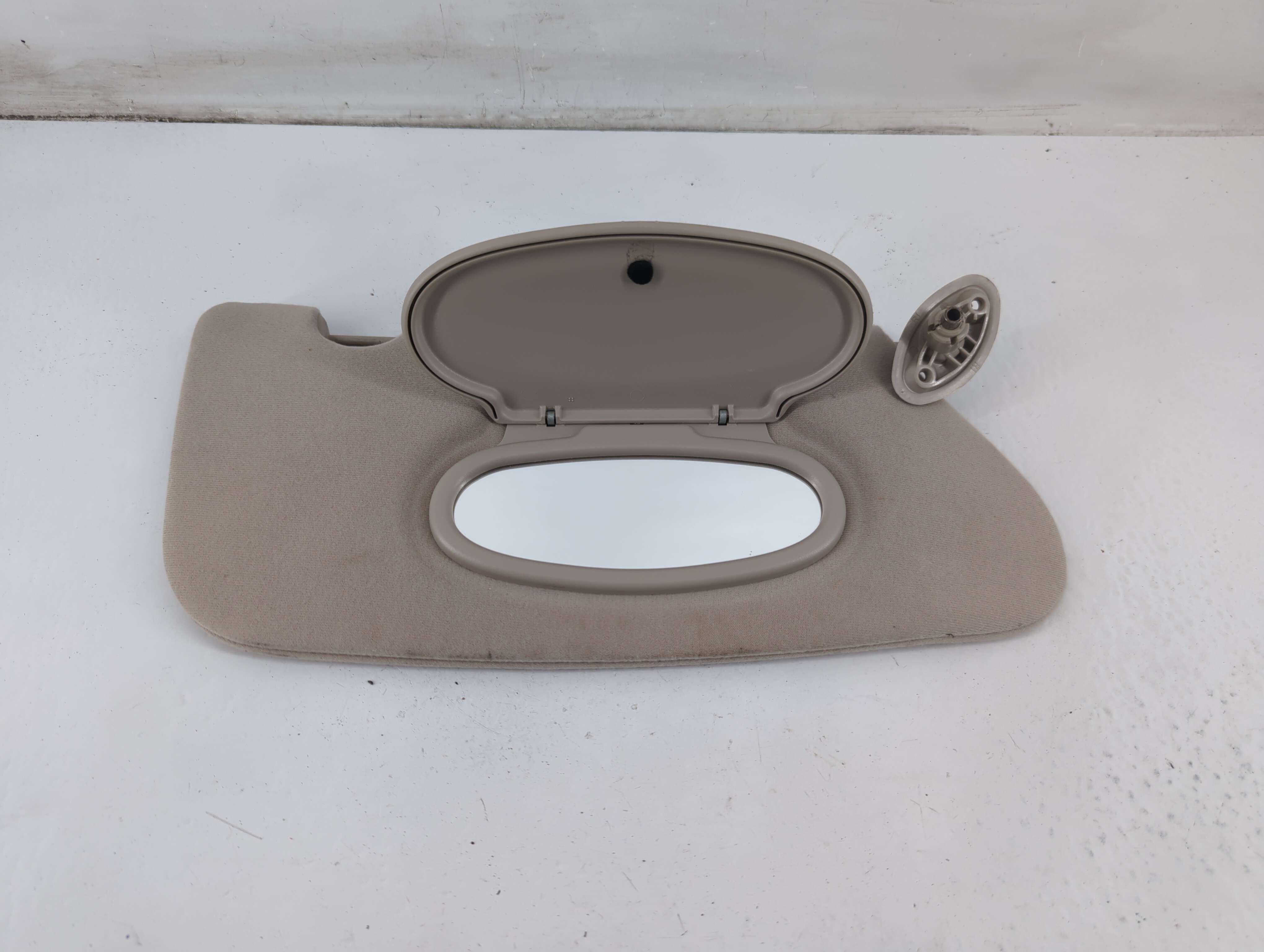 2003-2005 Chrysler Pt Cruiser Passenger Sun Visor Mirror Right Sunvisor 1092385 - Oemusedautoparts1.com