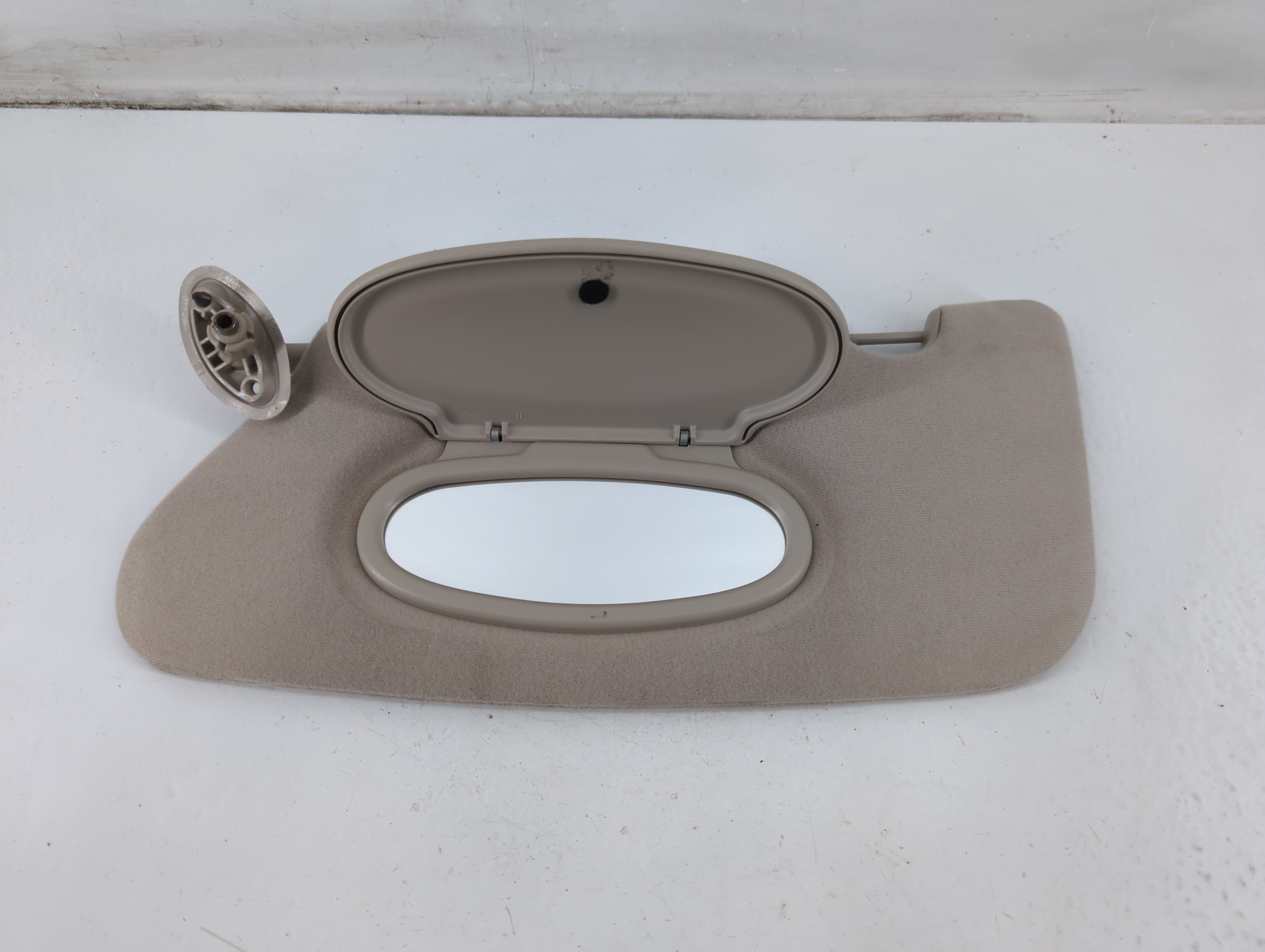 2003-2005 Chrysler Pt Cruiser Driver Sun Visor Mirror Left Sunvisor 1092420 - Oemusedautoparts1.com