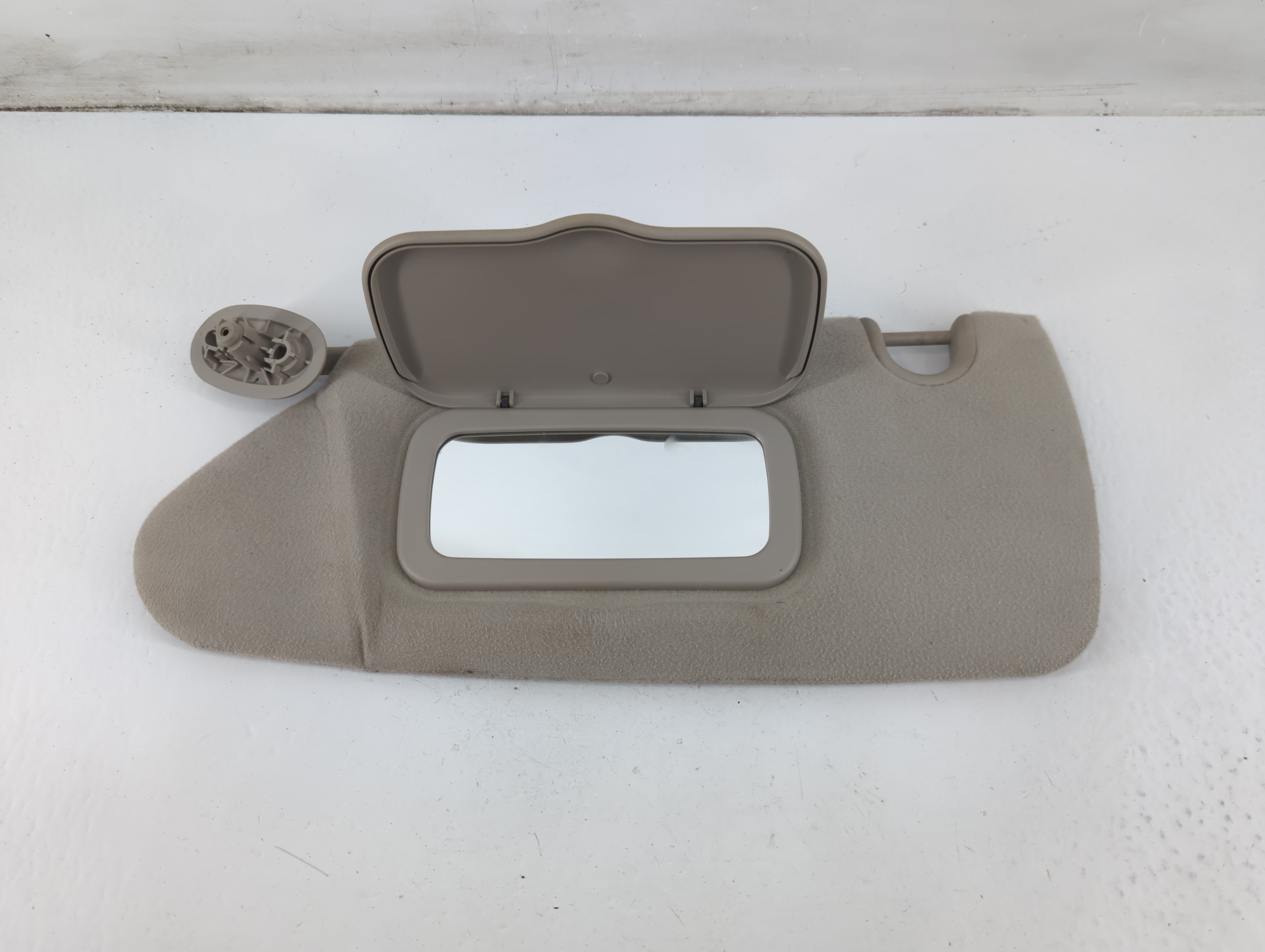 2006-2007 Dodge Caravan Driver Sun Visor Mirror Left Sunvisor Gray 1092423 - Oemusedautoparts1.com
