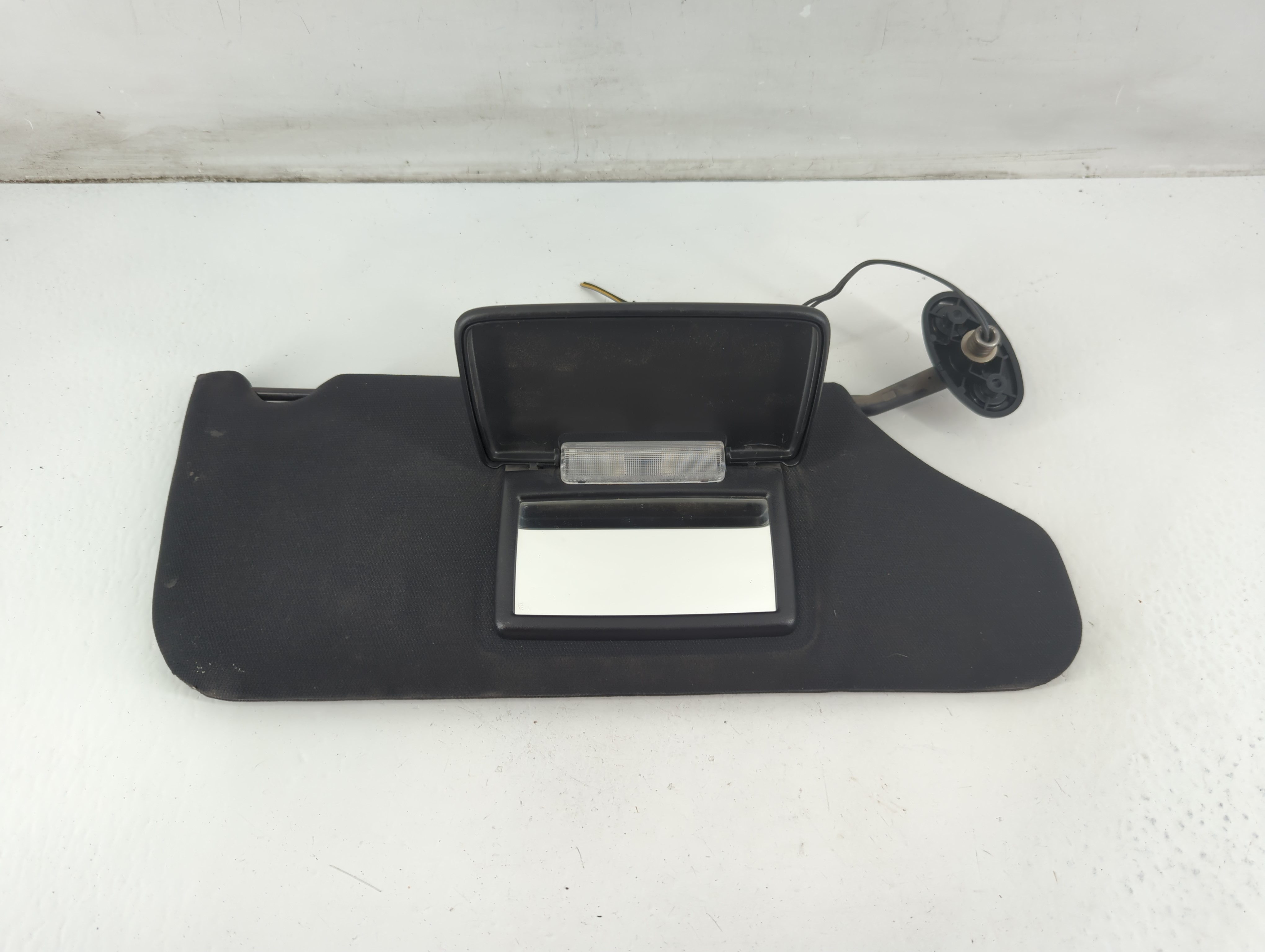 2011-2014 Dodge Avenger Passenger Sun Visor Mirror Right Sunvisor Black 1092434 - Oemusedautoparts1.com