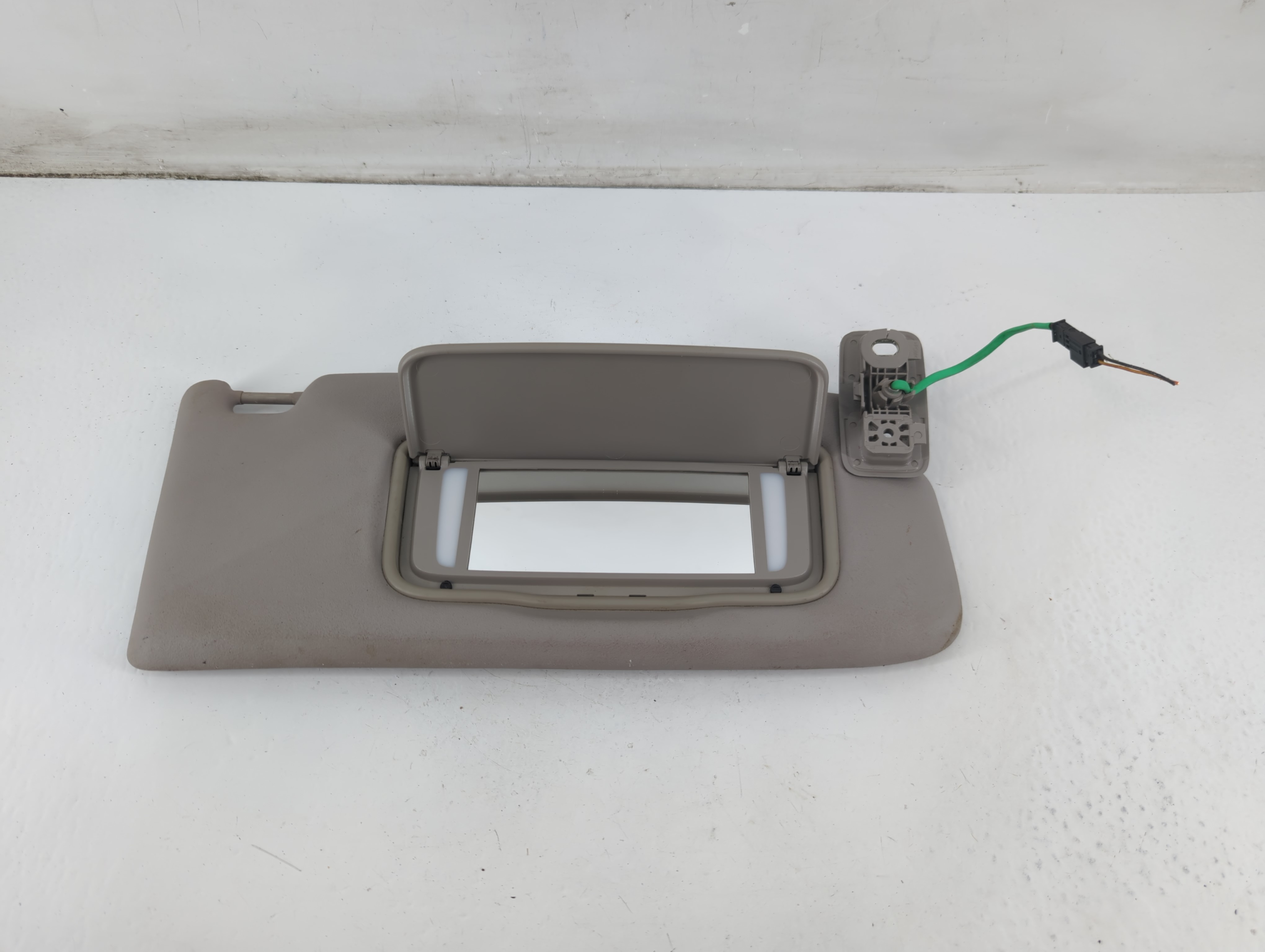 Picture of 2007-2011 Volvo S40 Passenger Sun Visor Mirror Right Sunvisor Gray 1092436