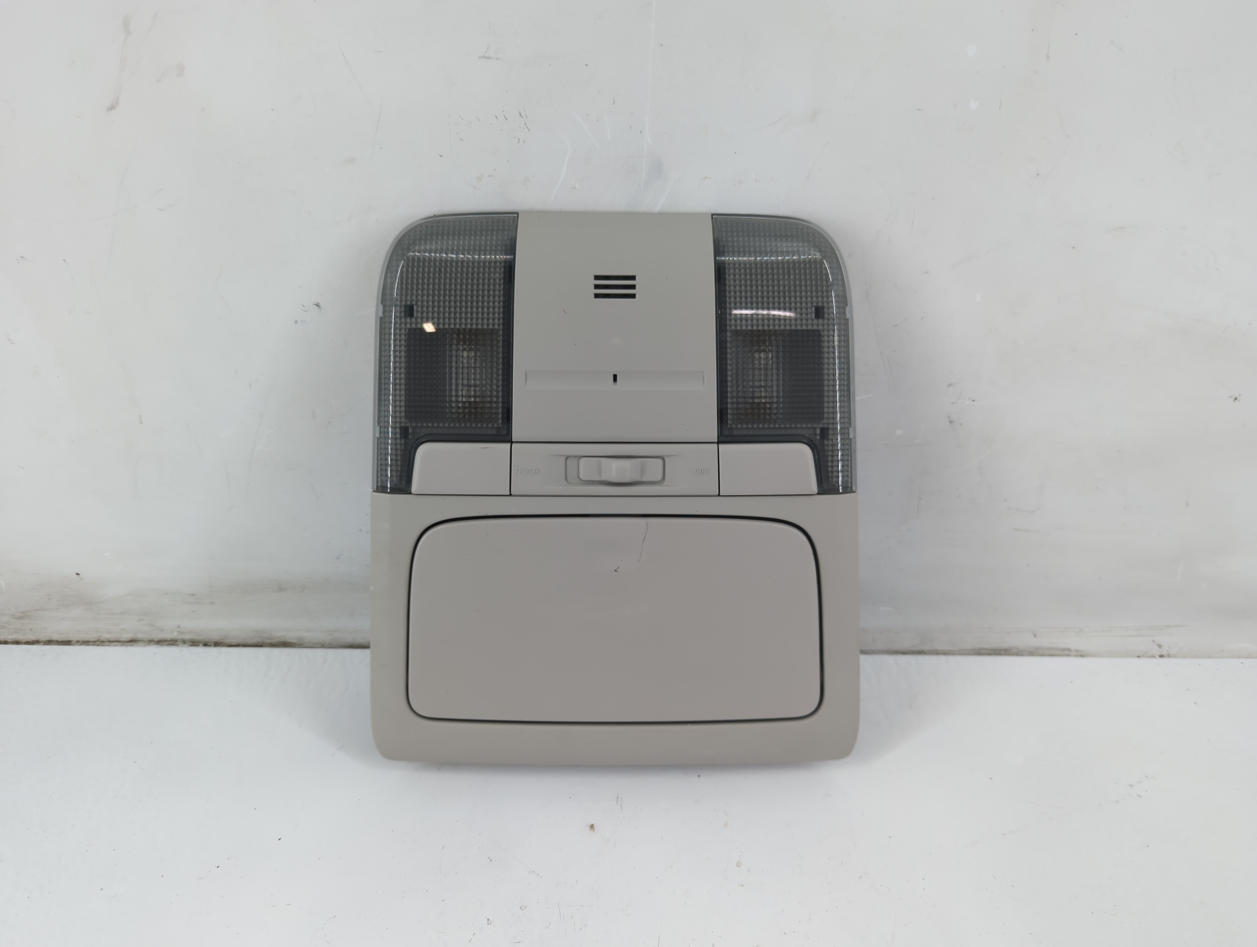 2014 Subaru Outback Overhead Roof Console 1092453 - Oemusedautoparts1.com