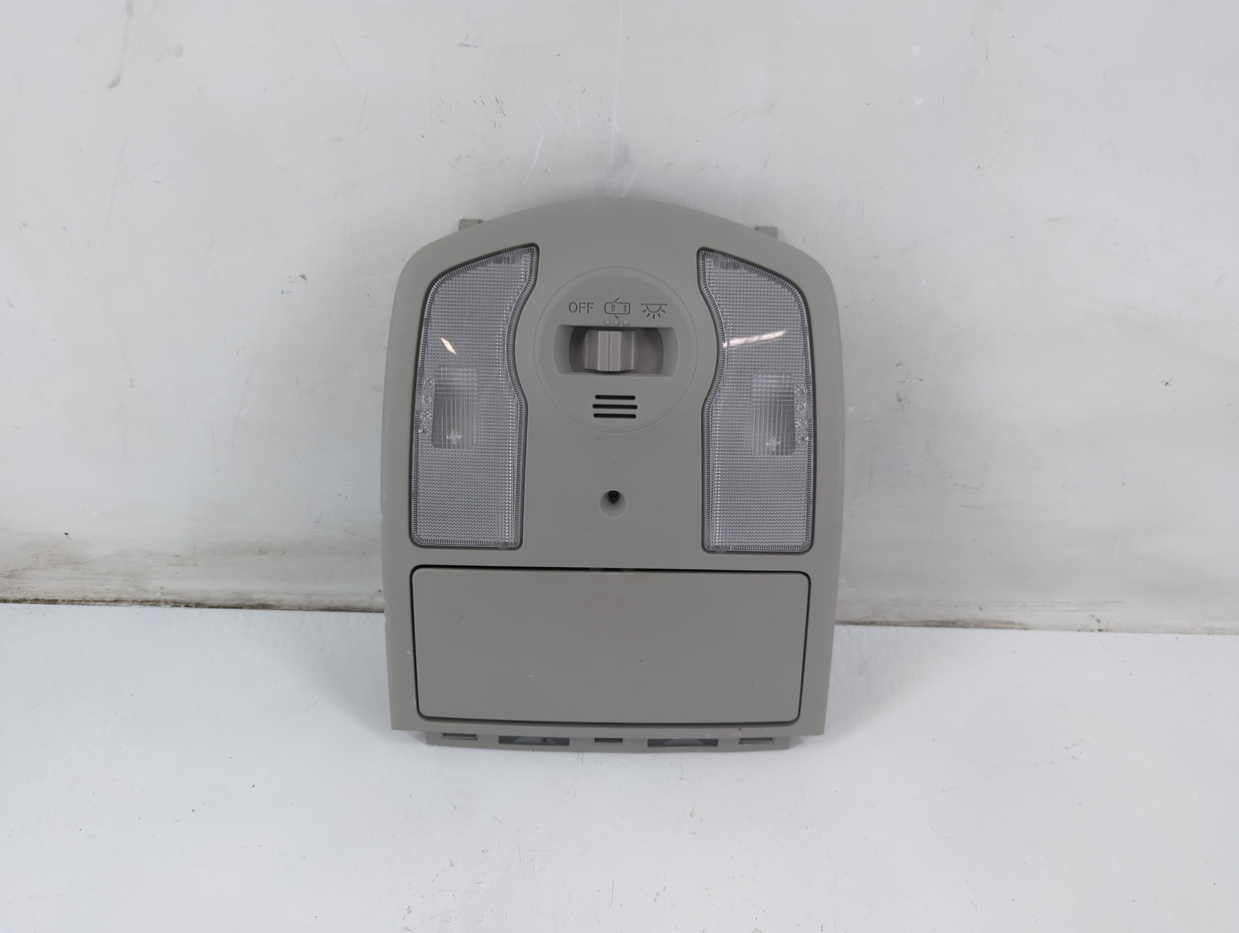 2015 Toyota Prius Overhead Roof Console 1092454 - Oemusedautoparts1.com