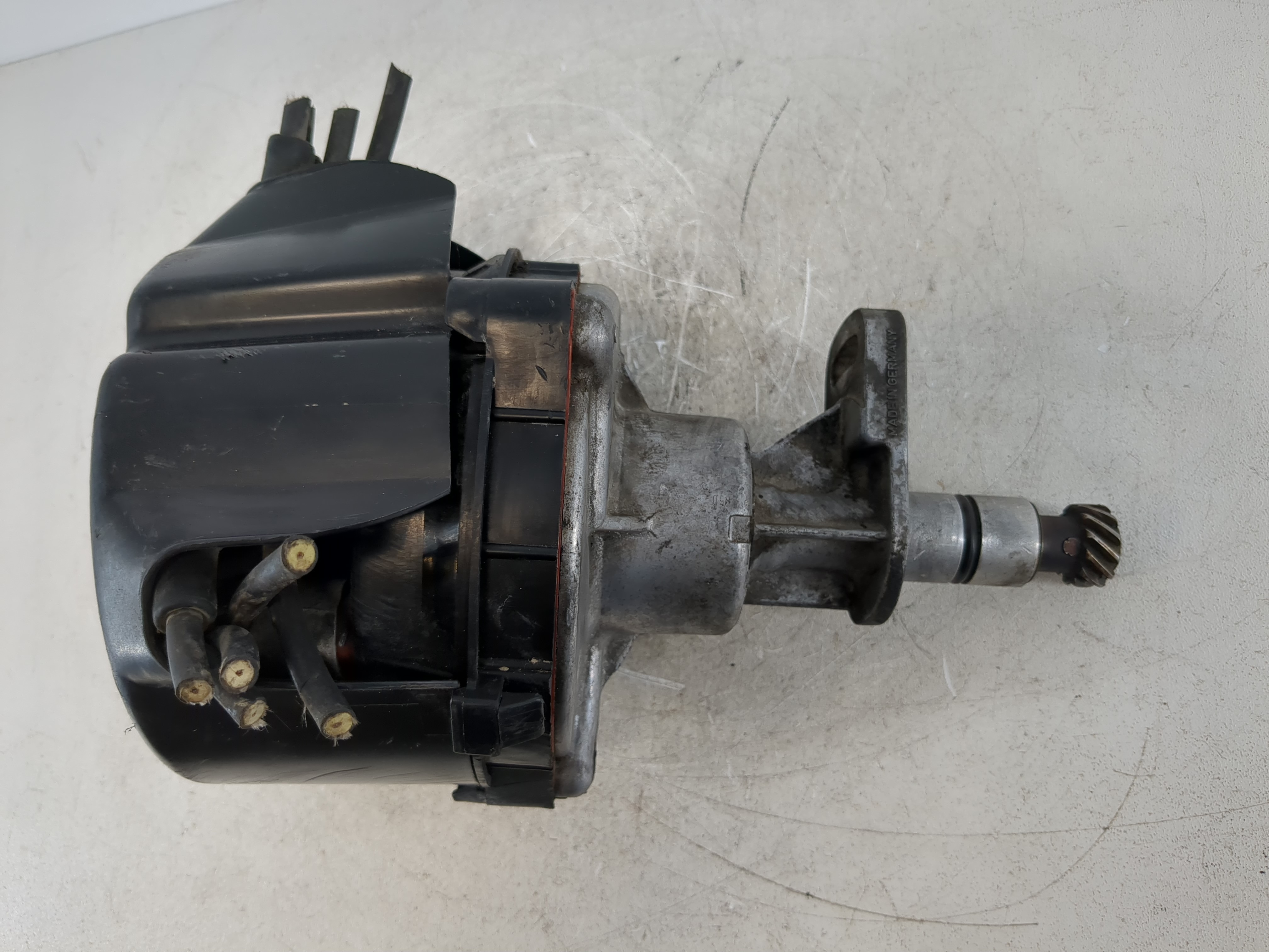 1989 Mercedes-benz 420sel Engine Ignition Distributor Oem 1092465 - Oemusedautoparts1.com