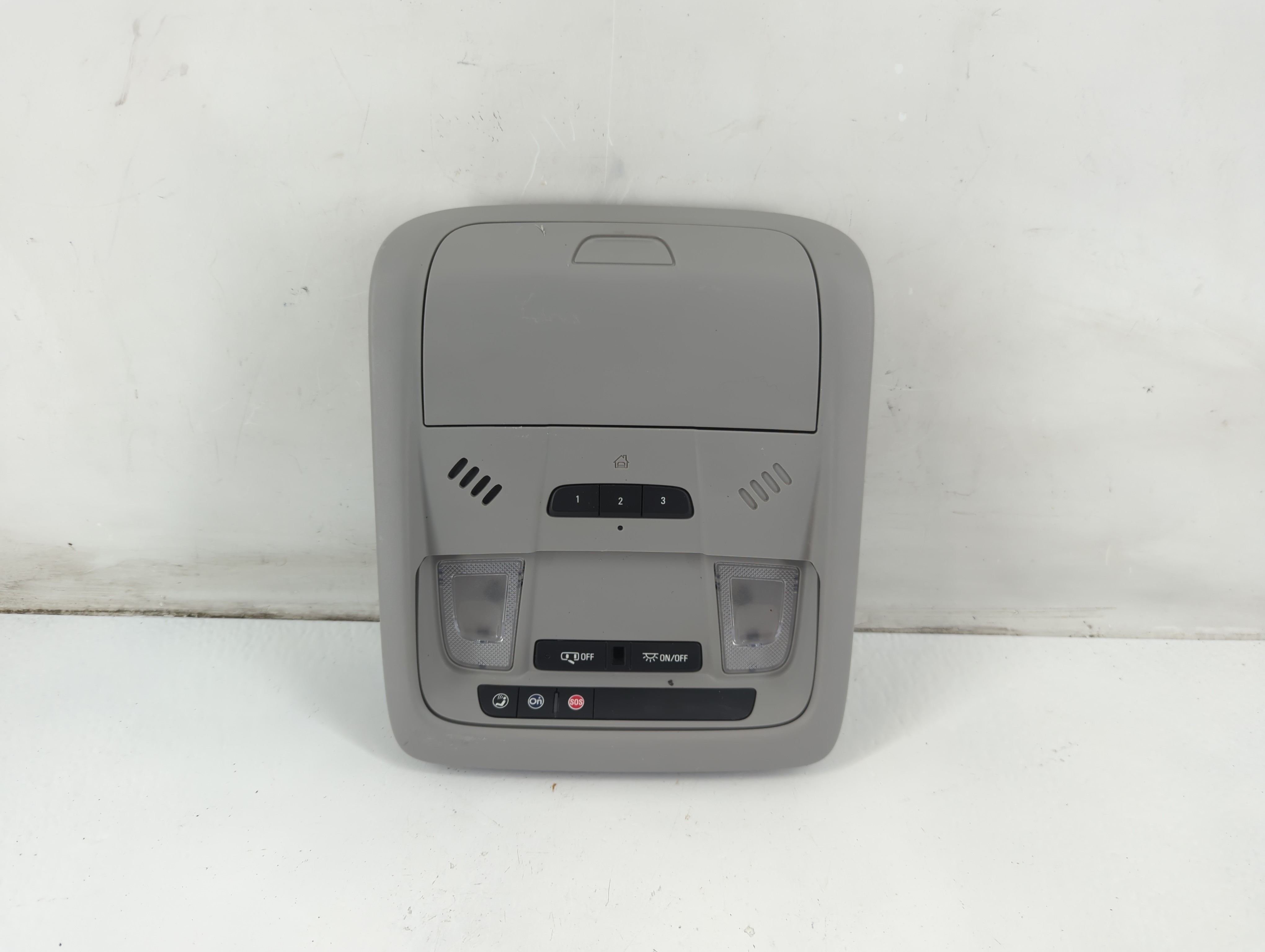 2019 Chevrolet Equinox Overhead Roof Console 1092481 - Oemusedautoparts1.com