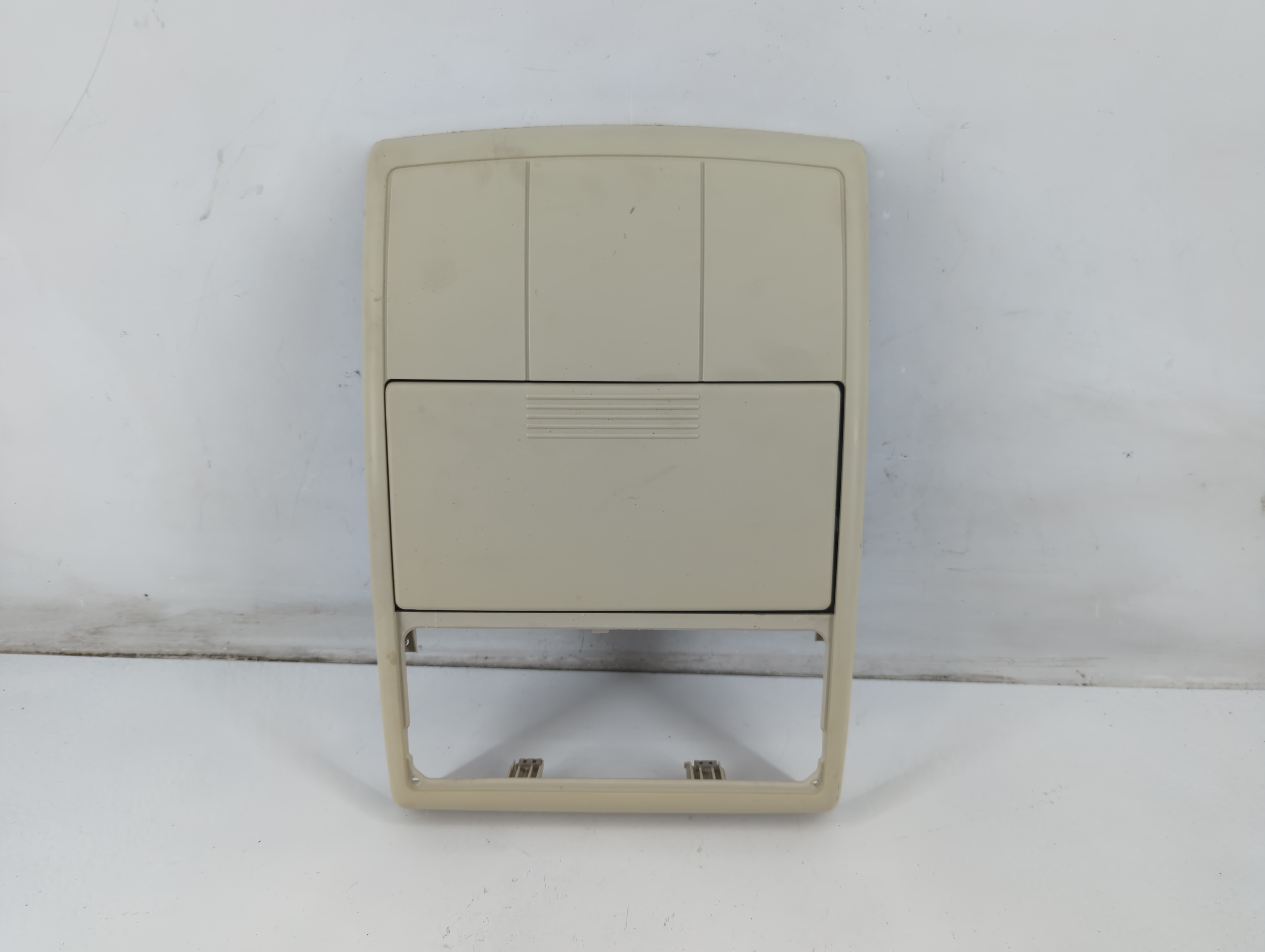 2009 Dodge Journey Overhead Roof Console 1092507 - Oemusedautoparts1.com
